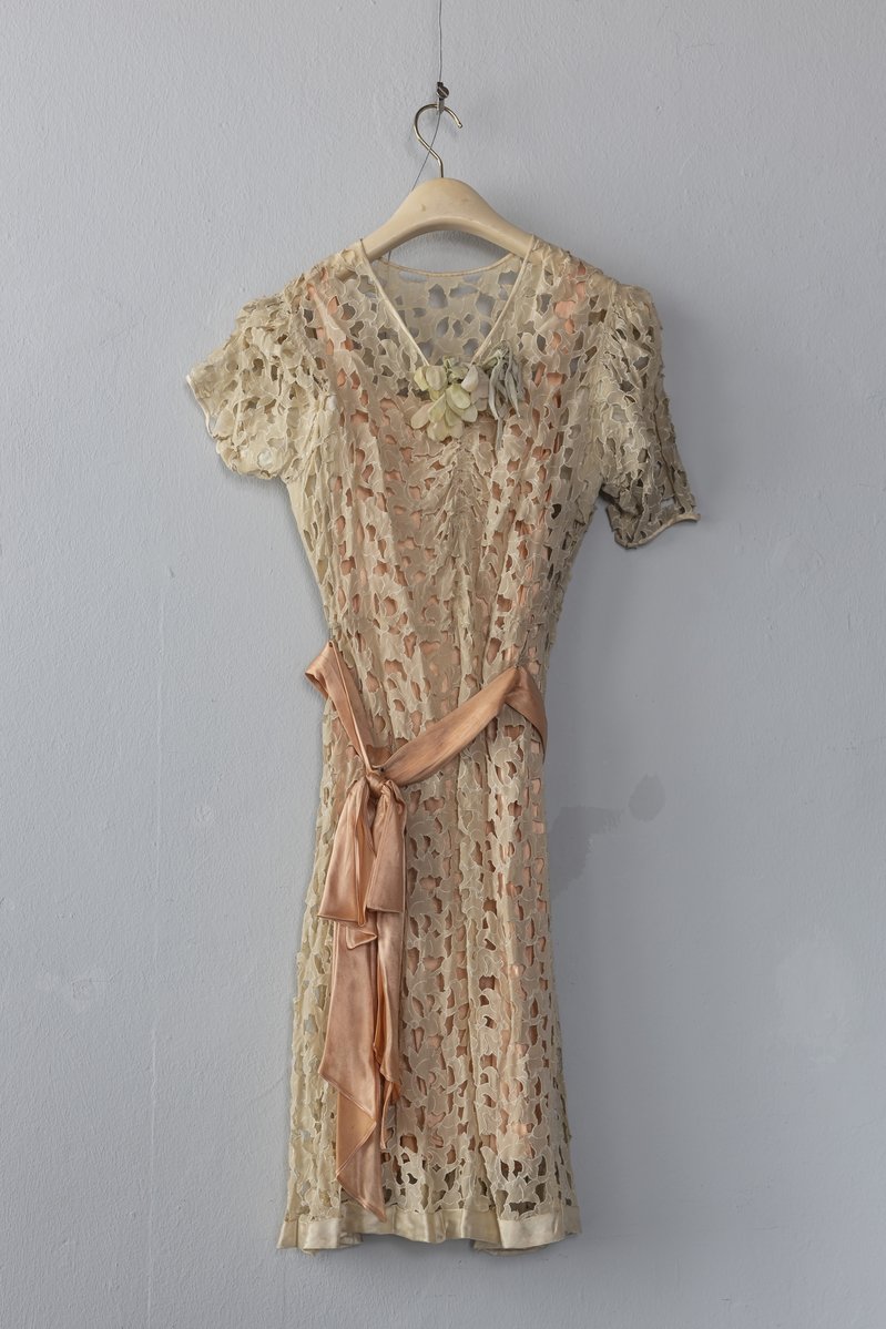 Damenkleid (Sommerkleid) in Ausbrenner-Technik, 1920er bis 1950er Jahre. (Schloß Wernigerode GmbH RR-F)