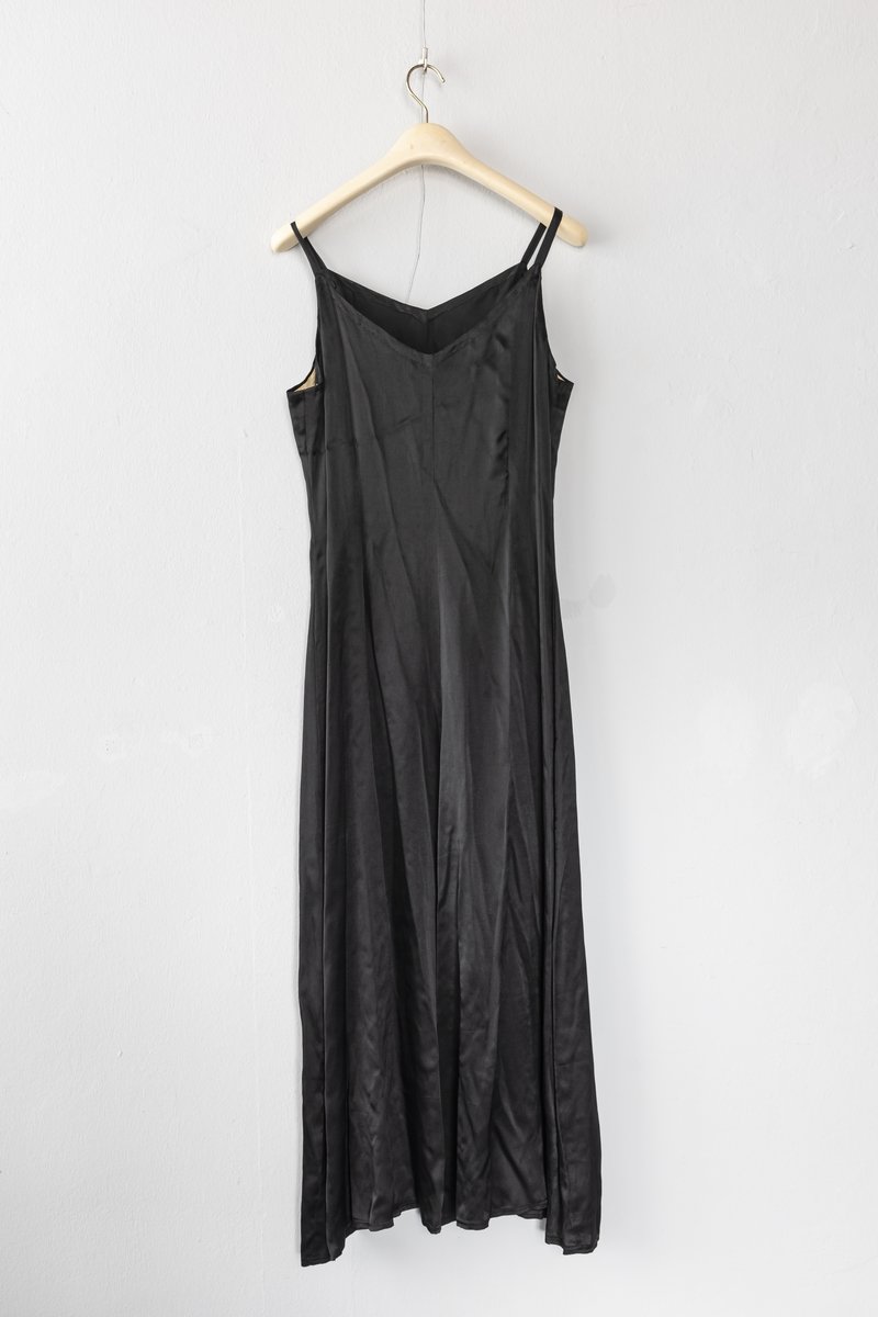 Abendkleid aus schwarzer Seide, 1930-50er Jahre (?) (Schloß Wernigerode GmbH RR-F)