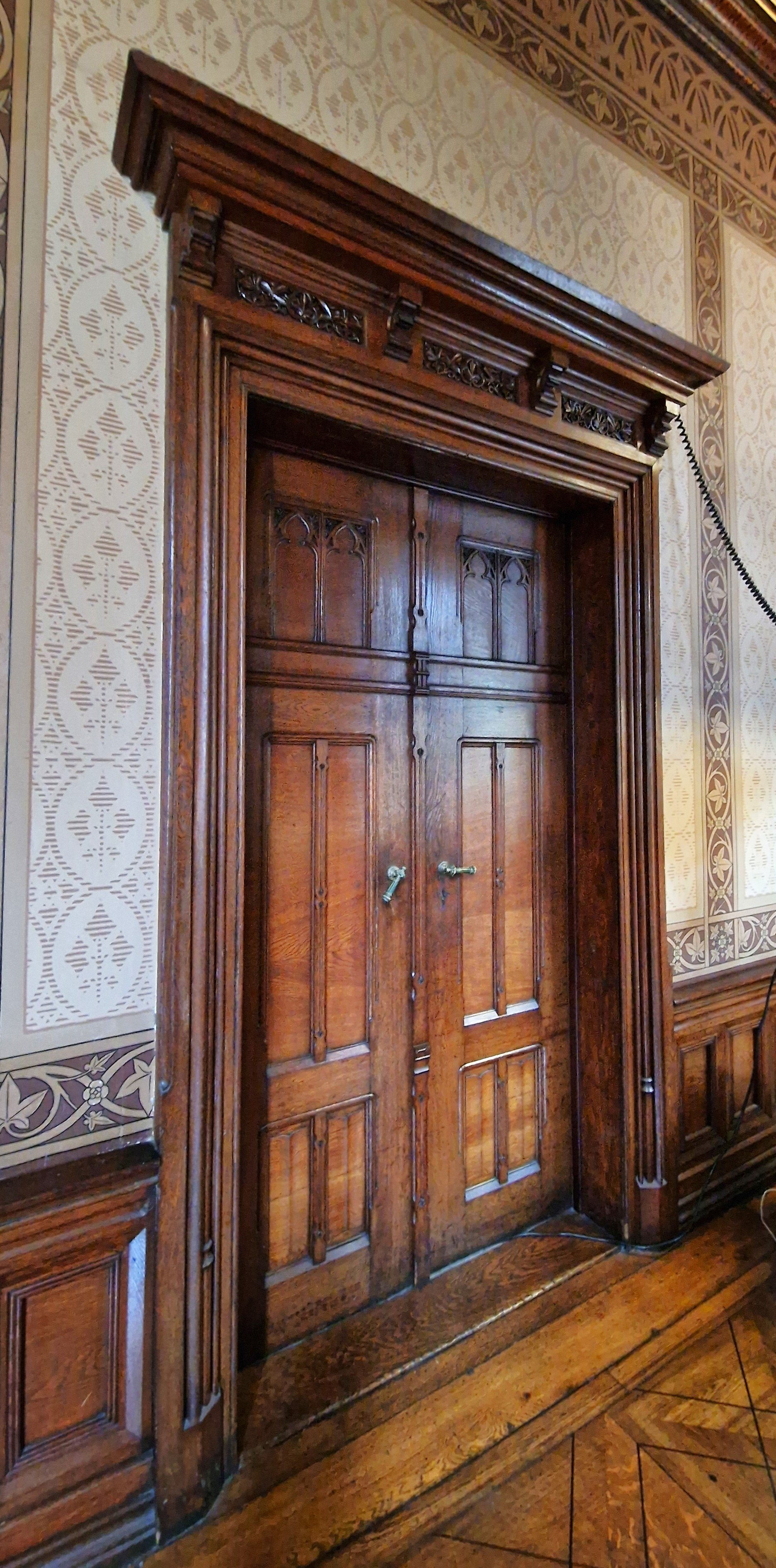Doppelflügelige Tür im neugotischen Stil, um 1868 (Schloß Wernigerode GmbH RR-R)