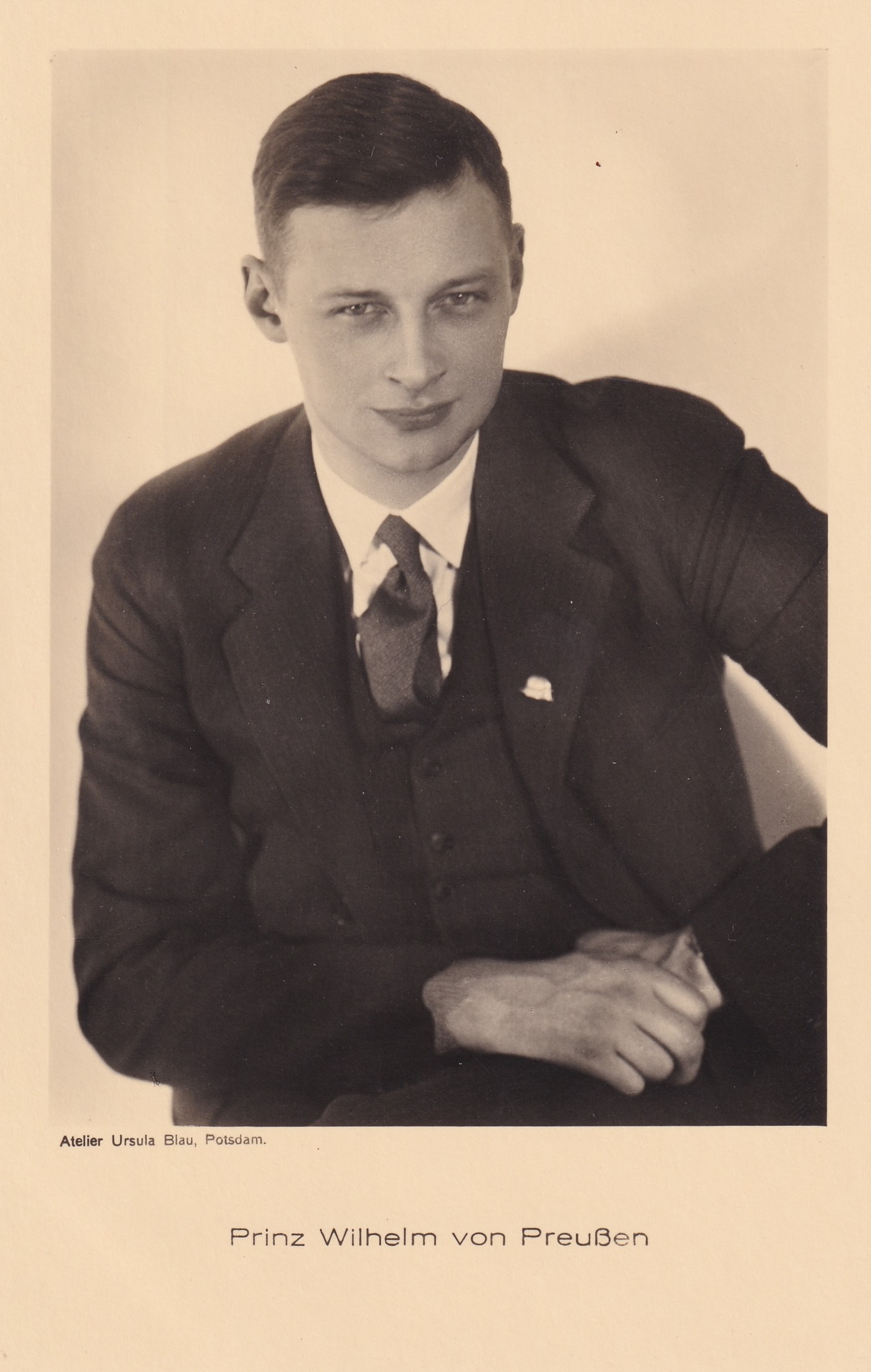 Bildpostkarte mit Foto des Prinzen Wilhelm von Preußen (1906-1940), 1932 (Schloß Wernigerode GmbH RR-F)