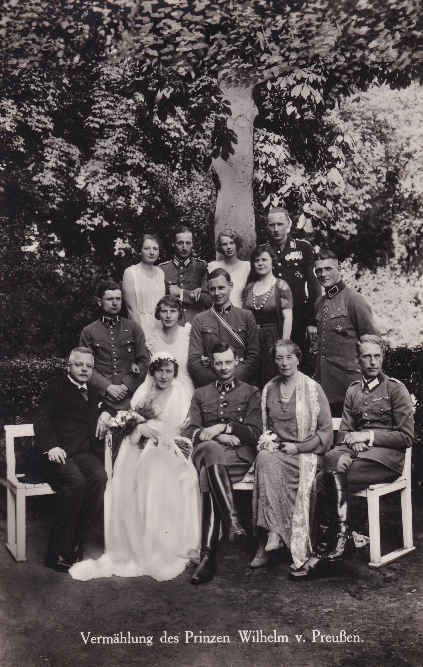 Bildpostkarte der Hochzeit von Prinz Wilhelm von Preußen mit Dorothea von Salviati, 3. Juni 1933 (Schloß Wernigerode GmbH RR-F)