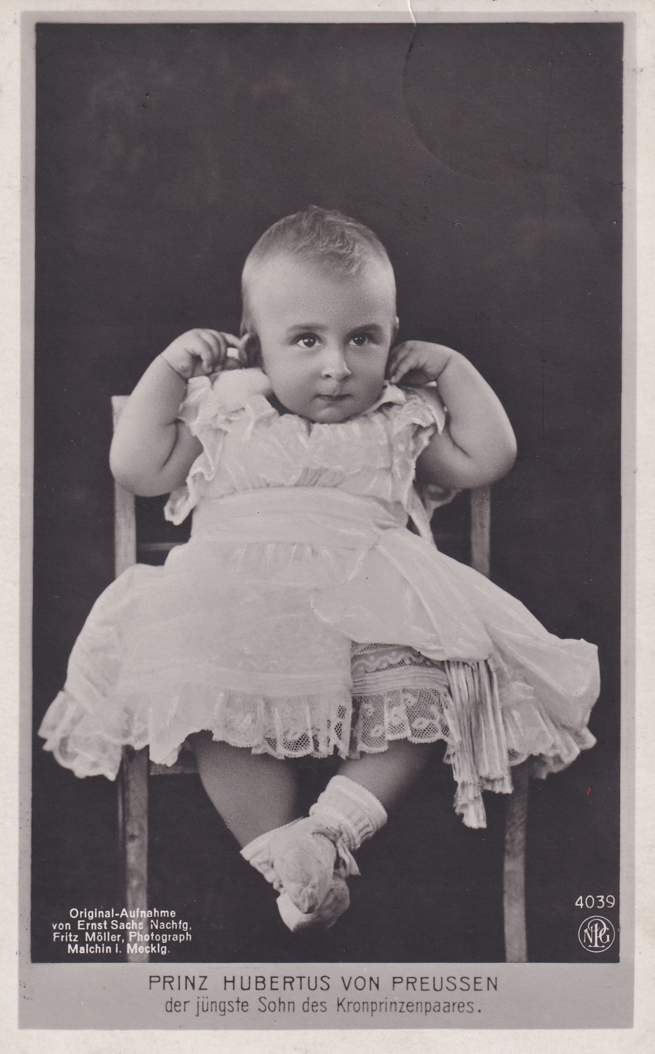 Bildpostkarte mit Kinderporträt des Prinzen Hubertus von Preußen (1909-1950), 1910 (Schloß Wernigerode GmbH RR-F)