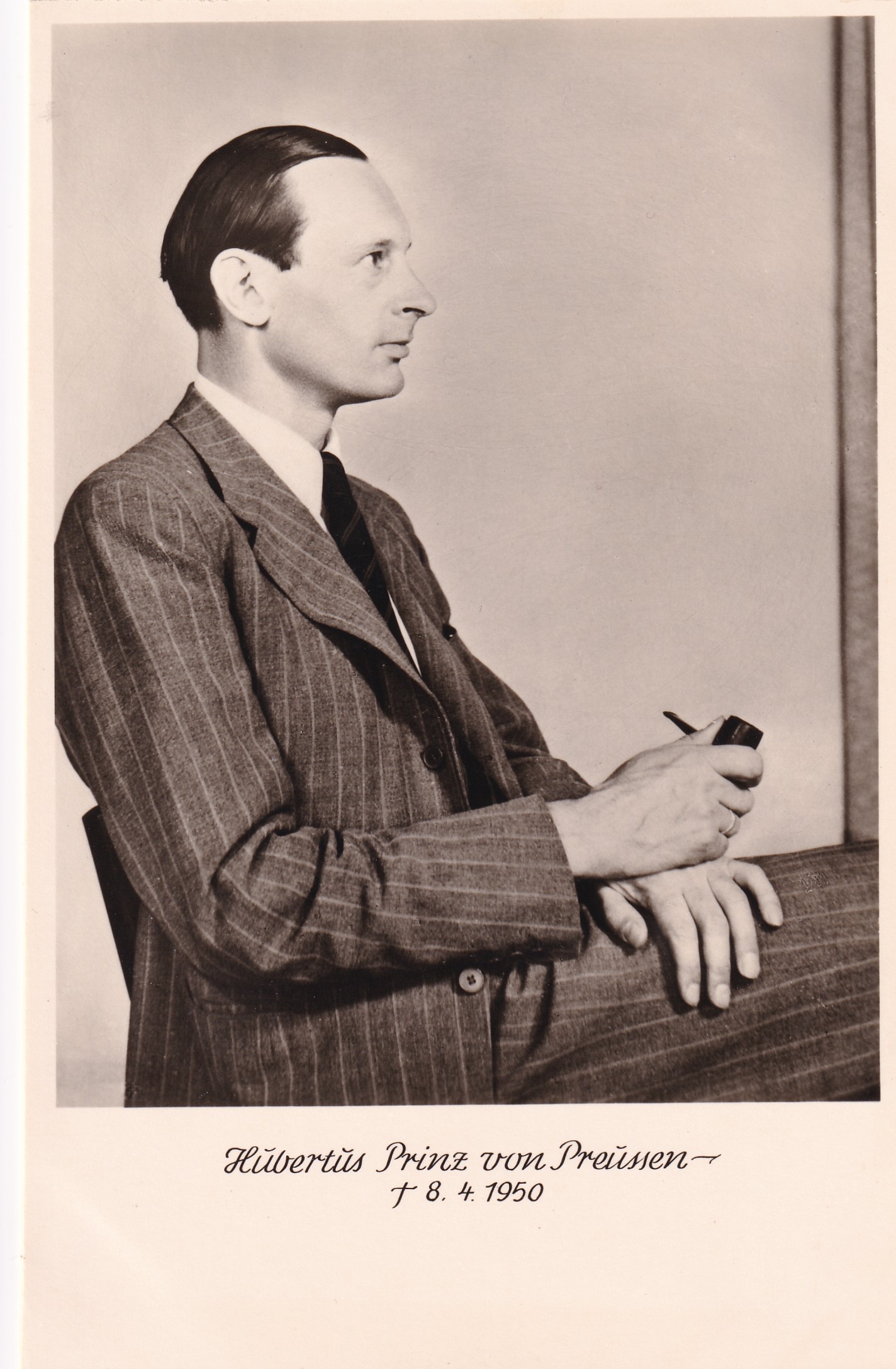 Bildpostkarte mit Foto des Prinzen Hubertus von Preußen (1909-1950), um 1950 (Schloß Wernigerode GmbH RR-F)