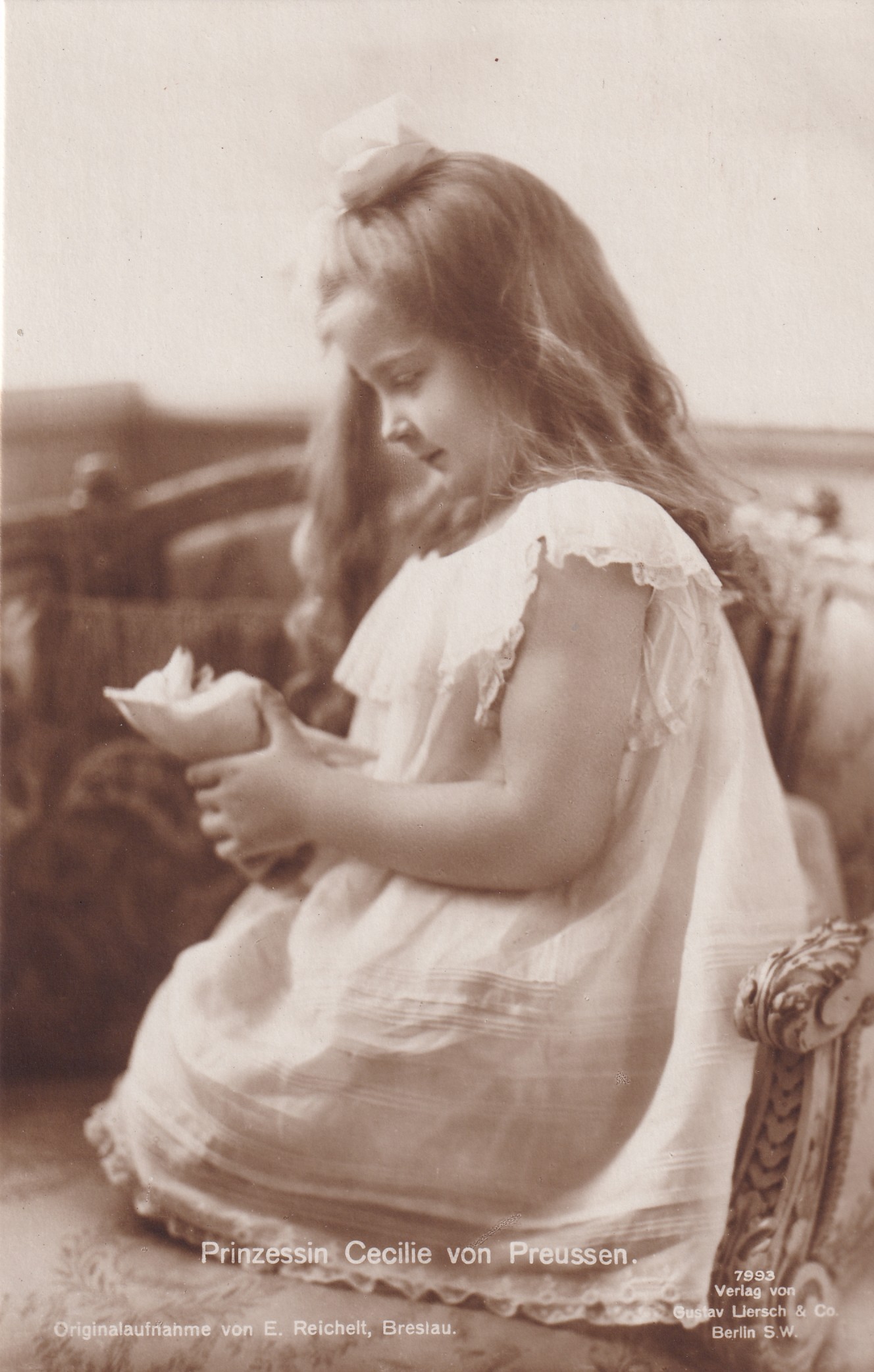 Bildpostkarte mit Foto der Prinzessin Cecilie von Preußen (1917-1975), 1922 (Schloß Wernigerode GmbH RR-F)