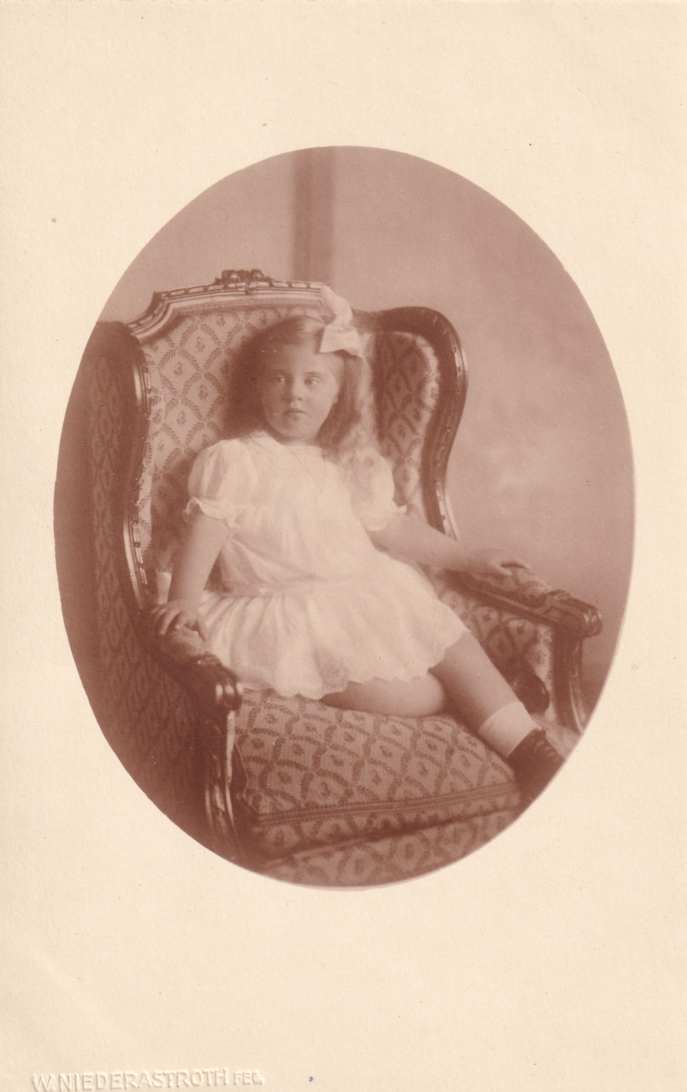 Bildpostkarte mit Foto der Prinzessin Alexandrine von Preußen, 1919 (Schloß Wernigerode GmbH RR-F)