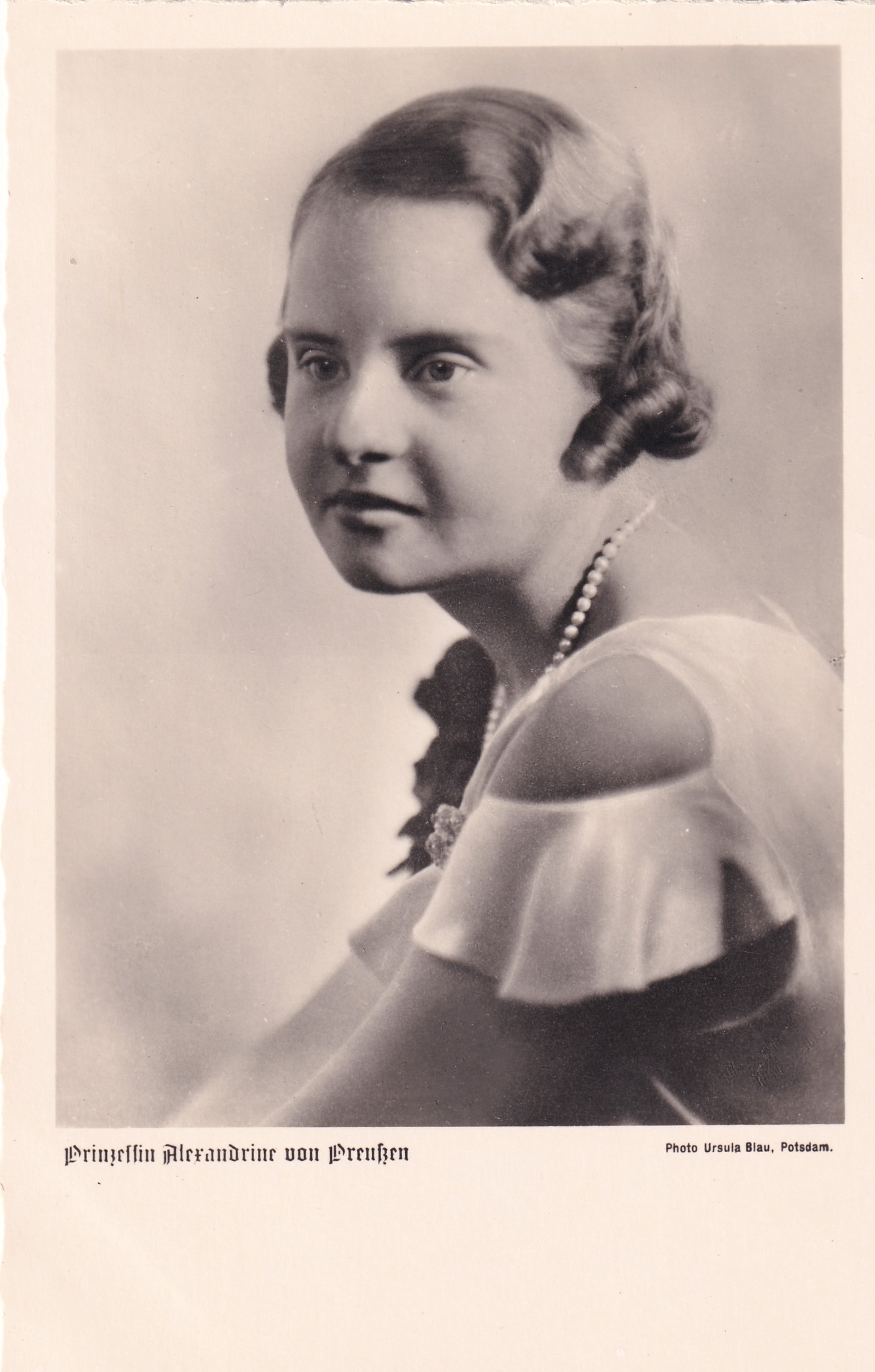 Bildpostkarte mit Foto der Prinzessin Alexandrine von Preußen, 1936 (Schloß Wernigerode GmbH RR-F)