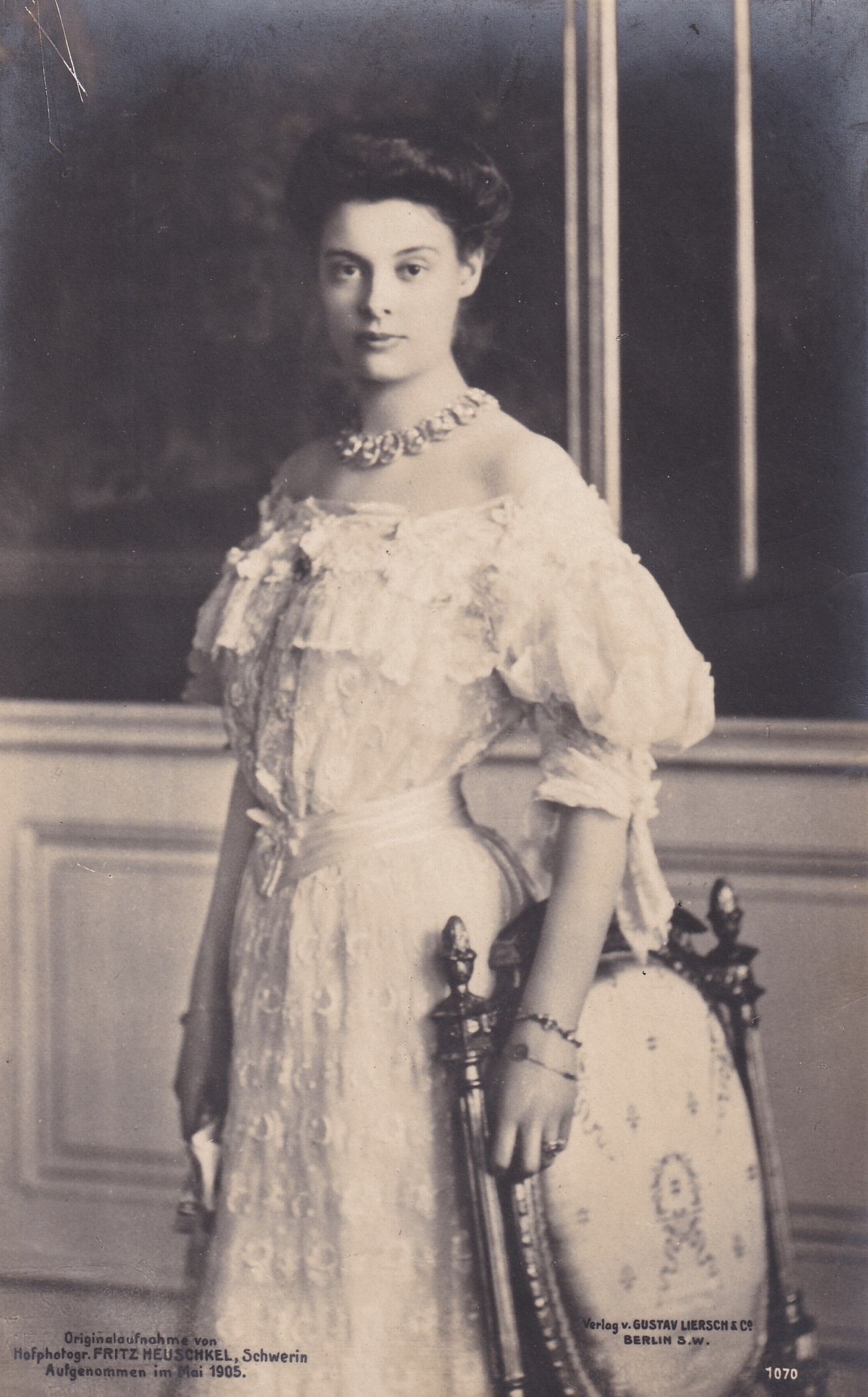 Bildpostkarte mit Foto der Herzogin Cecilie zu Mecklenburg-Schwerin, spätere Kronprinzessin des Deutschen Reiches und von Preußen, 1905 (Schloß Wernigerode GmbH RR-F)