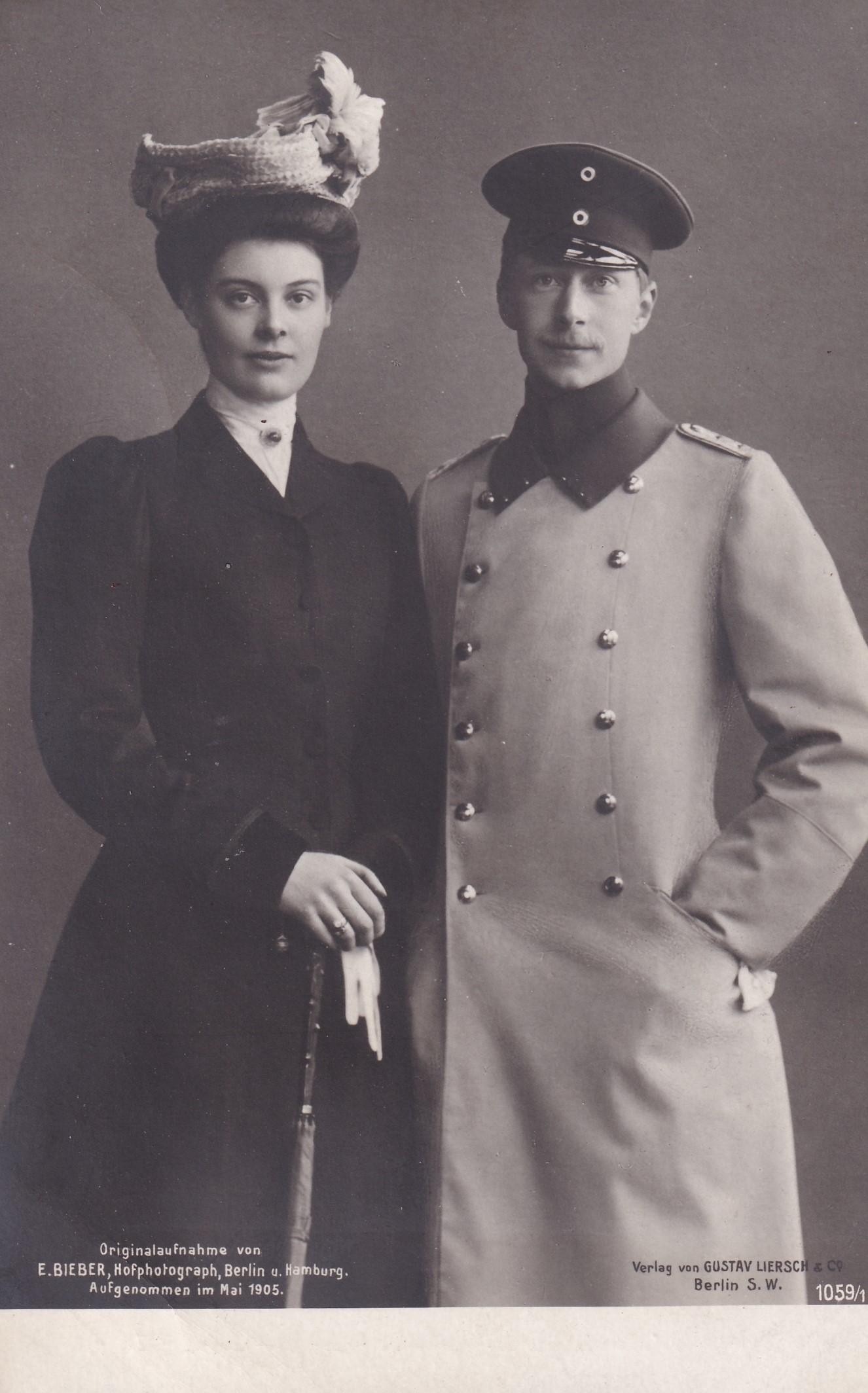Bildpostkarte mit Foto des Kronprinzenpaares Wilhelm und Cecilie aus der Verlobungszeit, Mai 1905 (Schloß Wernigerode GmbH RR-F)