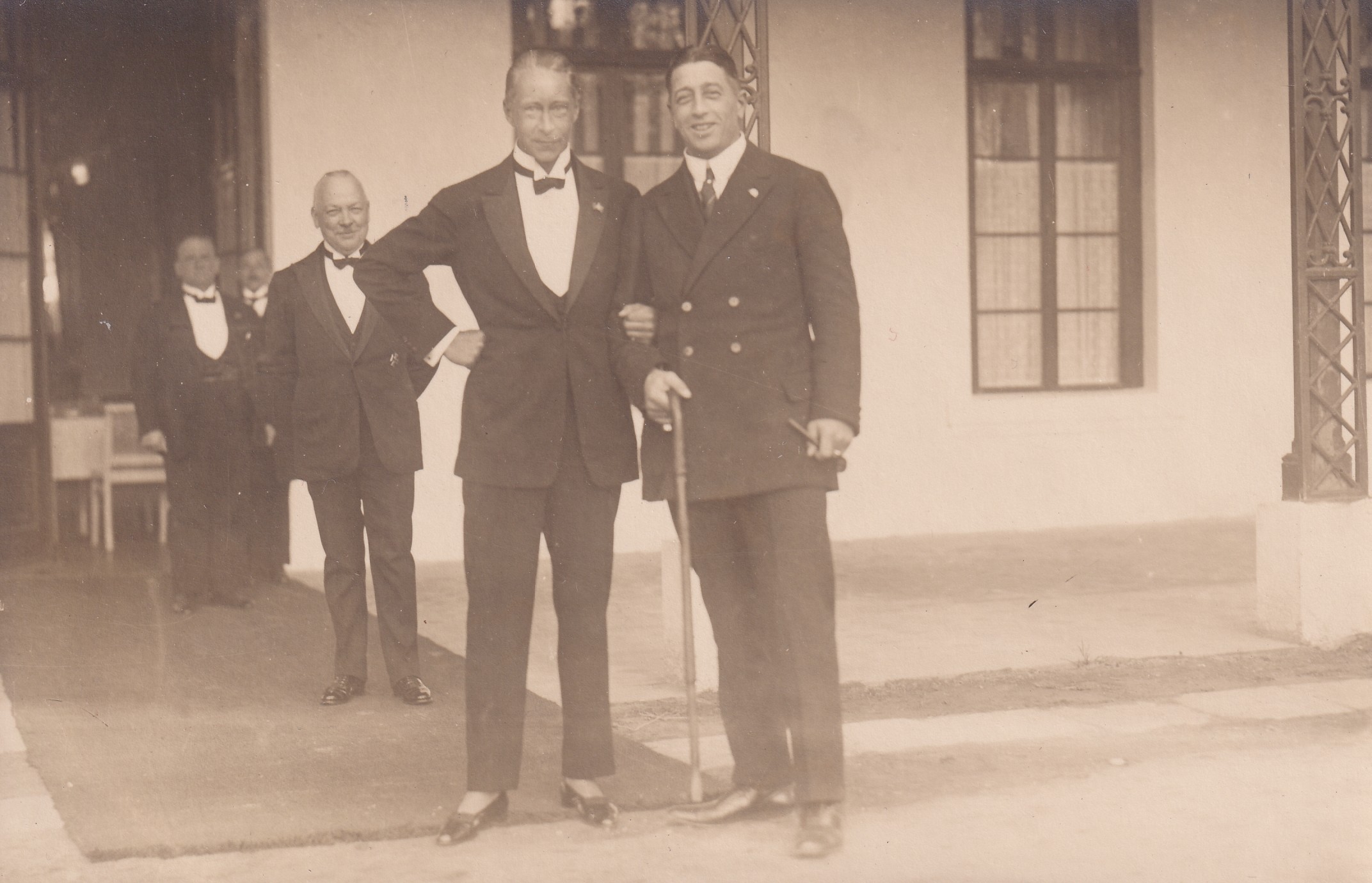 Bildpostkarte mit Foto des ehemaligen Kronprinzen Wilhelm und Felix Graf Luckner in Heiligendamm, 1926 (Schloß Wernigerode GmbH RR-F)