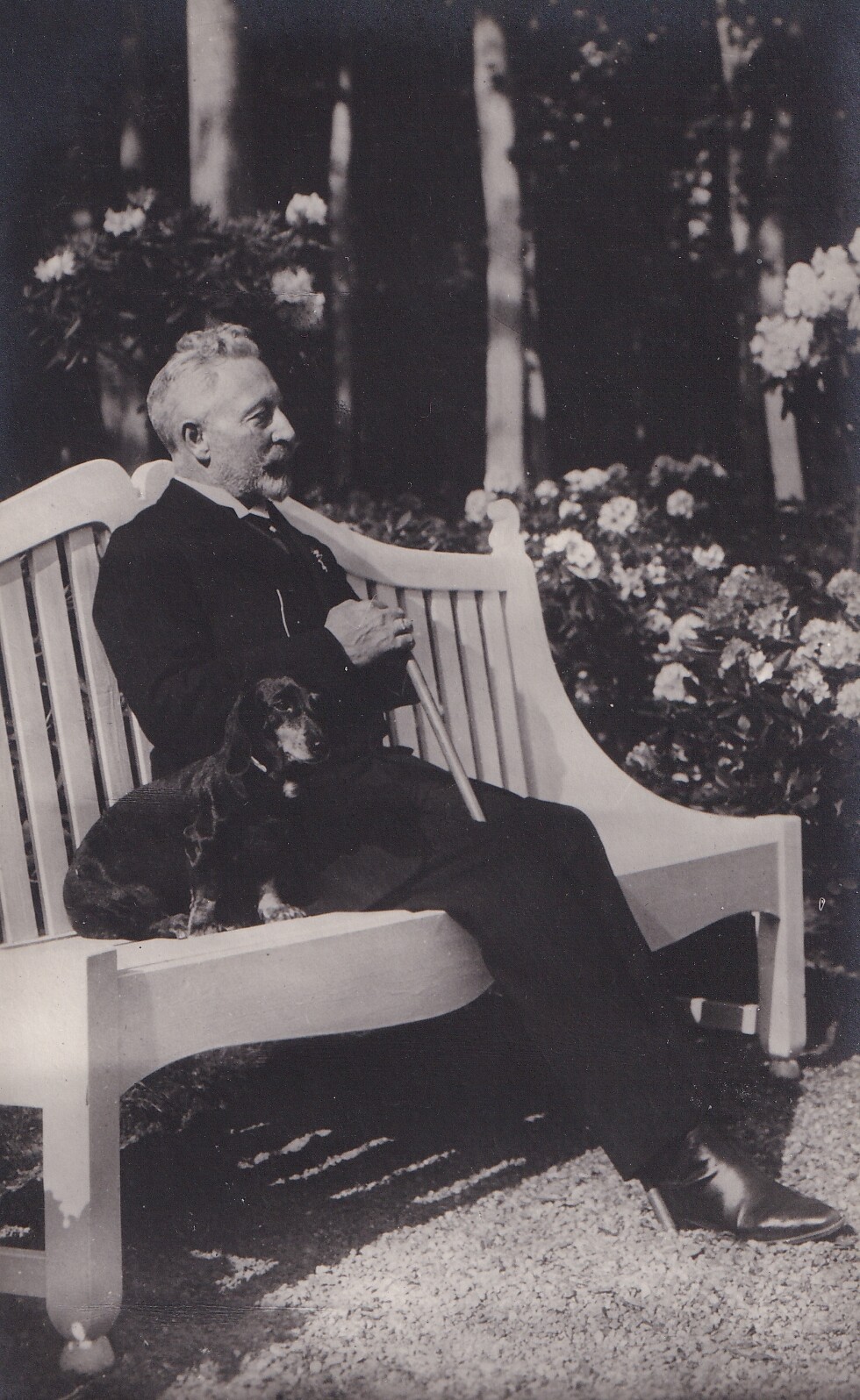 Bildpostkarte mit Foto des Ex-Kaisers Wilhelm II. (1859-1941) im niederländischen Exil, 1922 (Schloß Wernigerode GmbH RR-F)