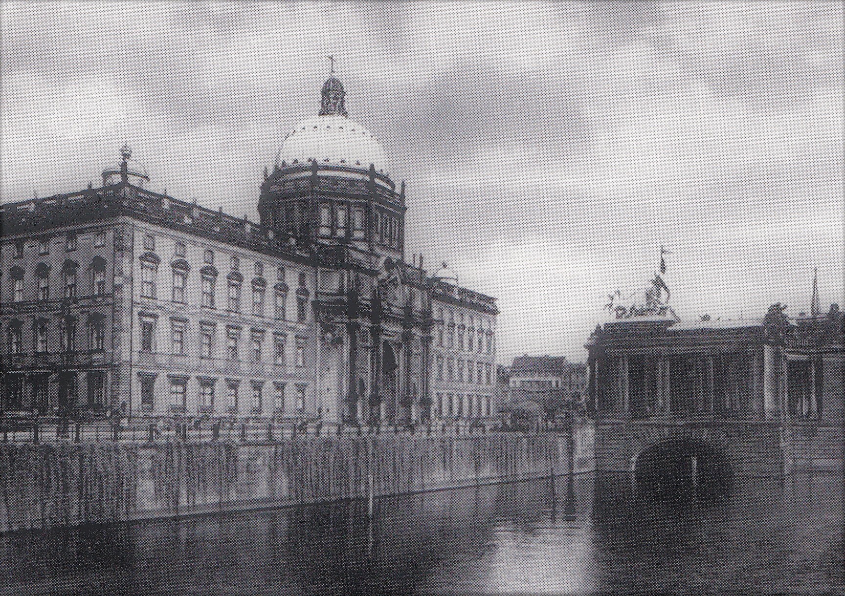 Bildpostkarte mit Foto der Westfassade des Berliner Schlosses, um 1930 (Nachdruck um 1970) (Schloß Wernigerode GmbH RR-F)