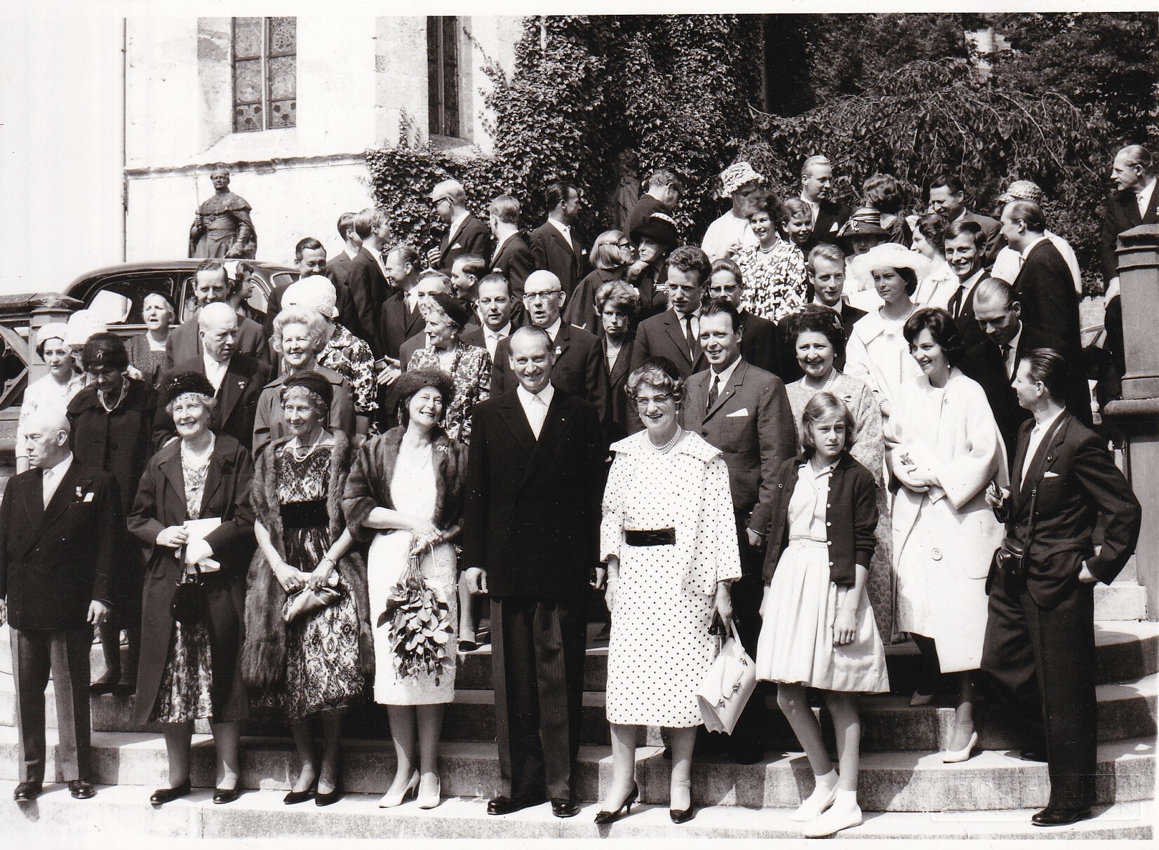 Bildpostkarte mit Foto vom Familientreffen zum 900-jährigen Bestehen des Hauses Hohenzollern auf der Burg Hohenzollern, 22.07.1961 (Schloß Wernigerode GmbH RR-F)