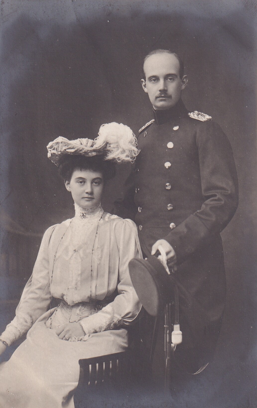 Bildpostkarte mit Foto der Großherzogspaares Friedrich Franz IV. und Alexandra von Mecklenburg-Schwerin, 1905 (Schloß Wernigerode GmbH RR-F)