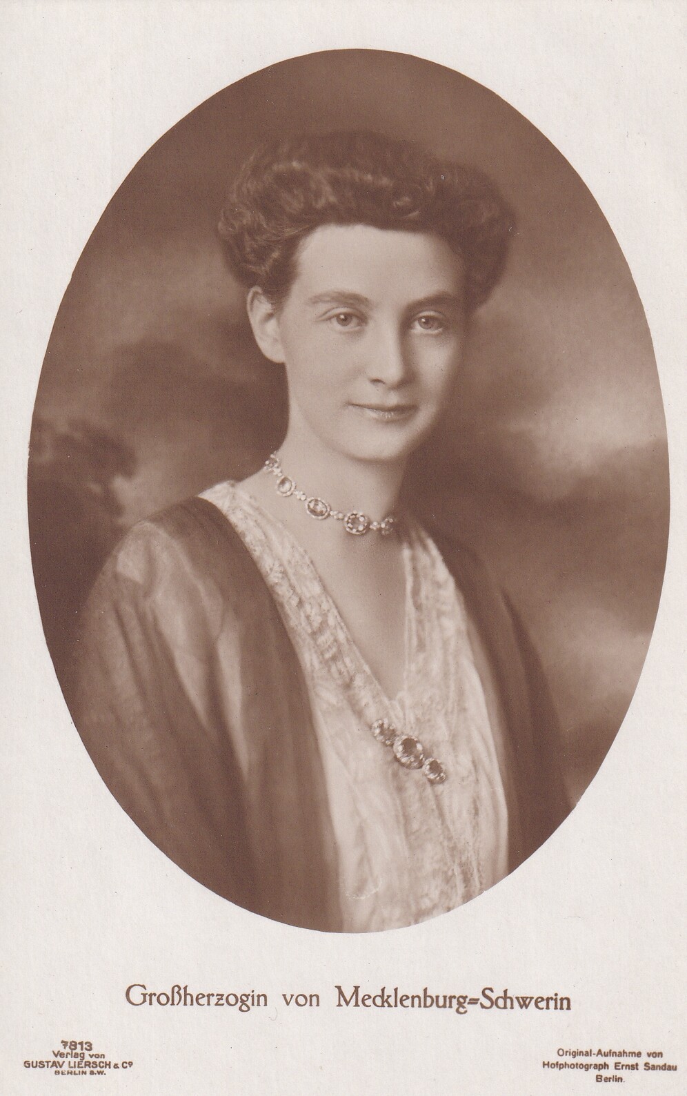 Bildpostkarte mit Foto der Großherzogin Alexandra von Mecklenburg-Schwerin, 1916 (Schloß Wernigerode GmbH RR-F)