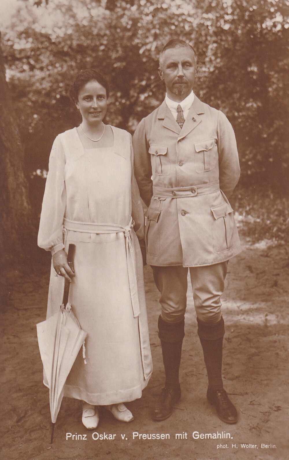 Bildpostkarte mit Foto des Oskar Prinz von Preußen mit seiner Frau Ina Marie, 1925 (Schloß Wernigerode GmbH RR-F)