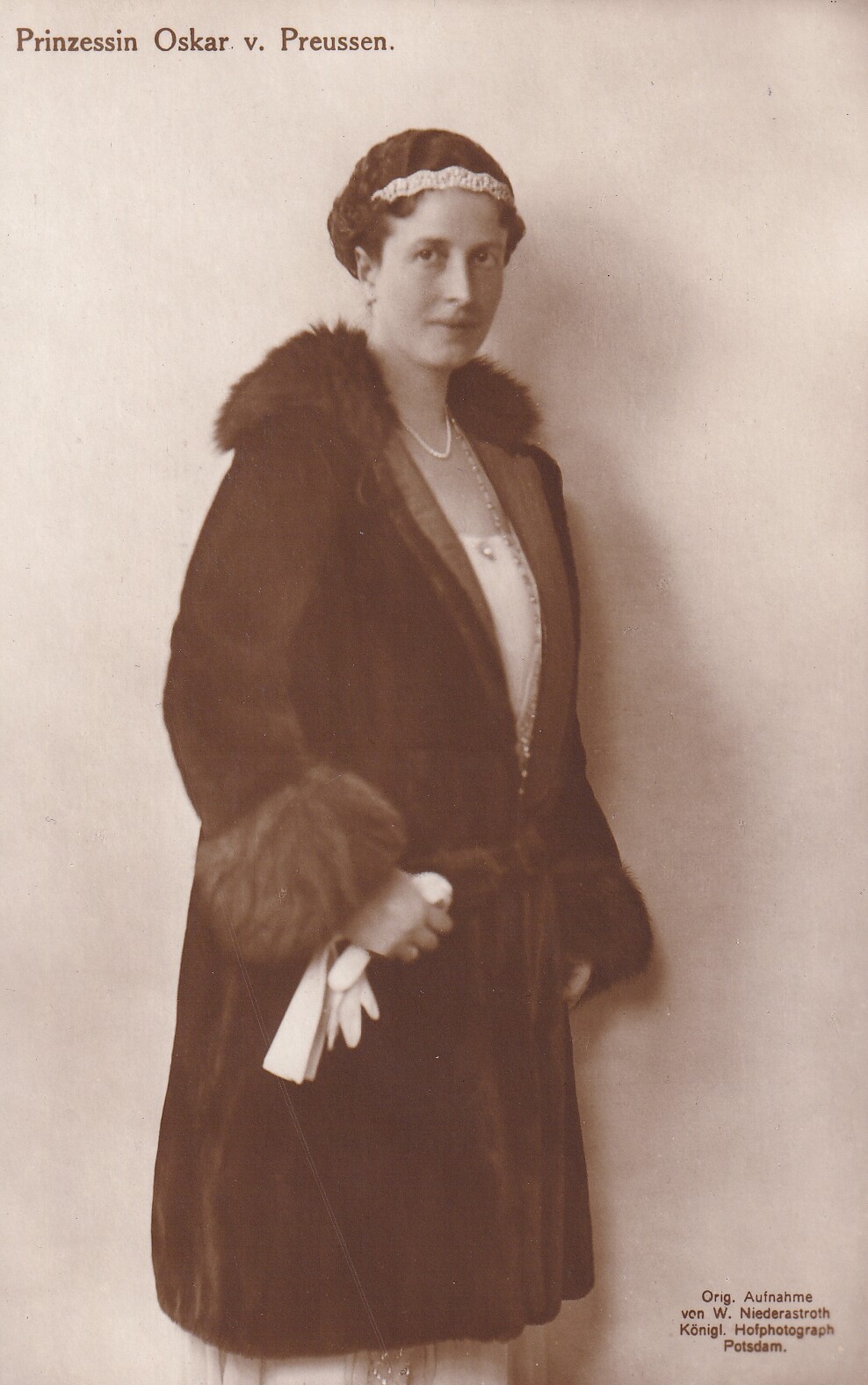 Bildpostkarte mit Foto der Ina Marie Prinzessin von Preußen, 1924 (Schloß Wernigerode GmbH RR-F)