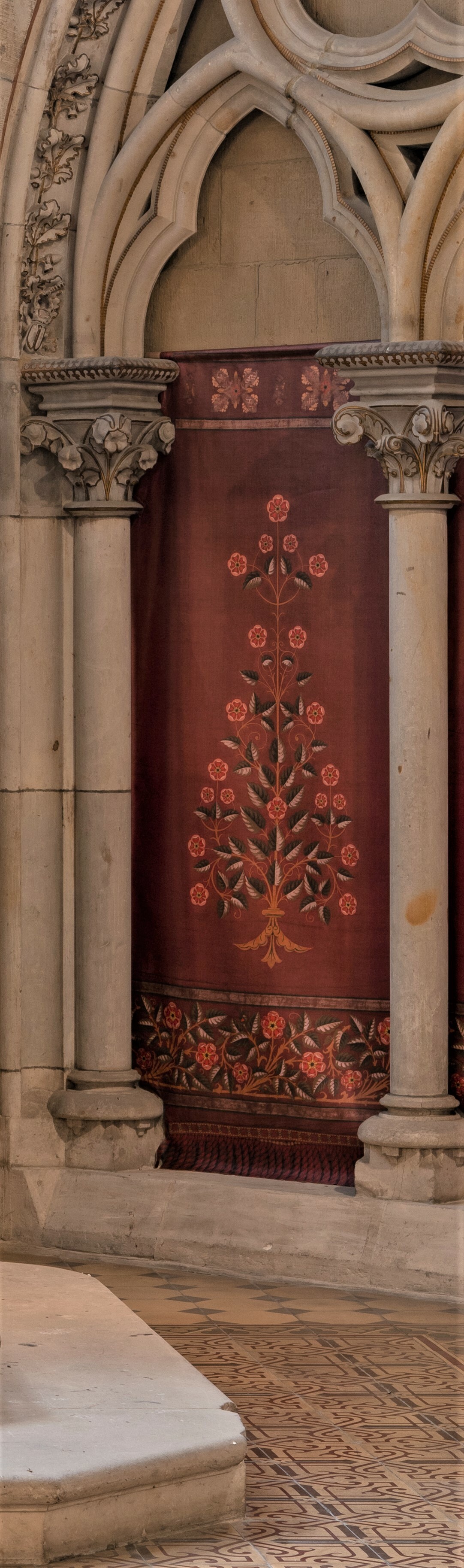 Wandteppich im Chor der Schloßkirche St. Pantaleon und Anna (Schloß Wernigerode GmbH RR-F)
