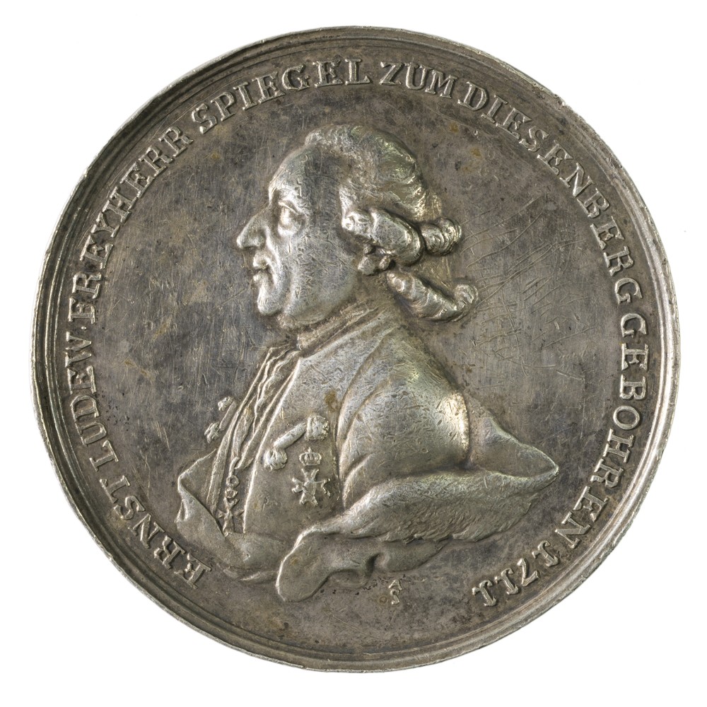 Medaille auf das 50-jährige Dienstjubiläum des Domherren von Spiegel (*1711, † 1785) (Kulturstiftung Sachsen-Anhalt CC BY-NC-SA)