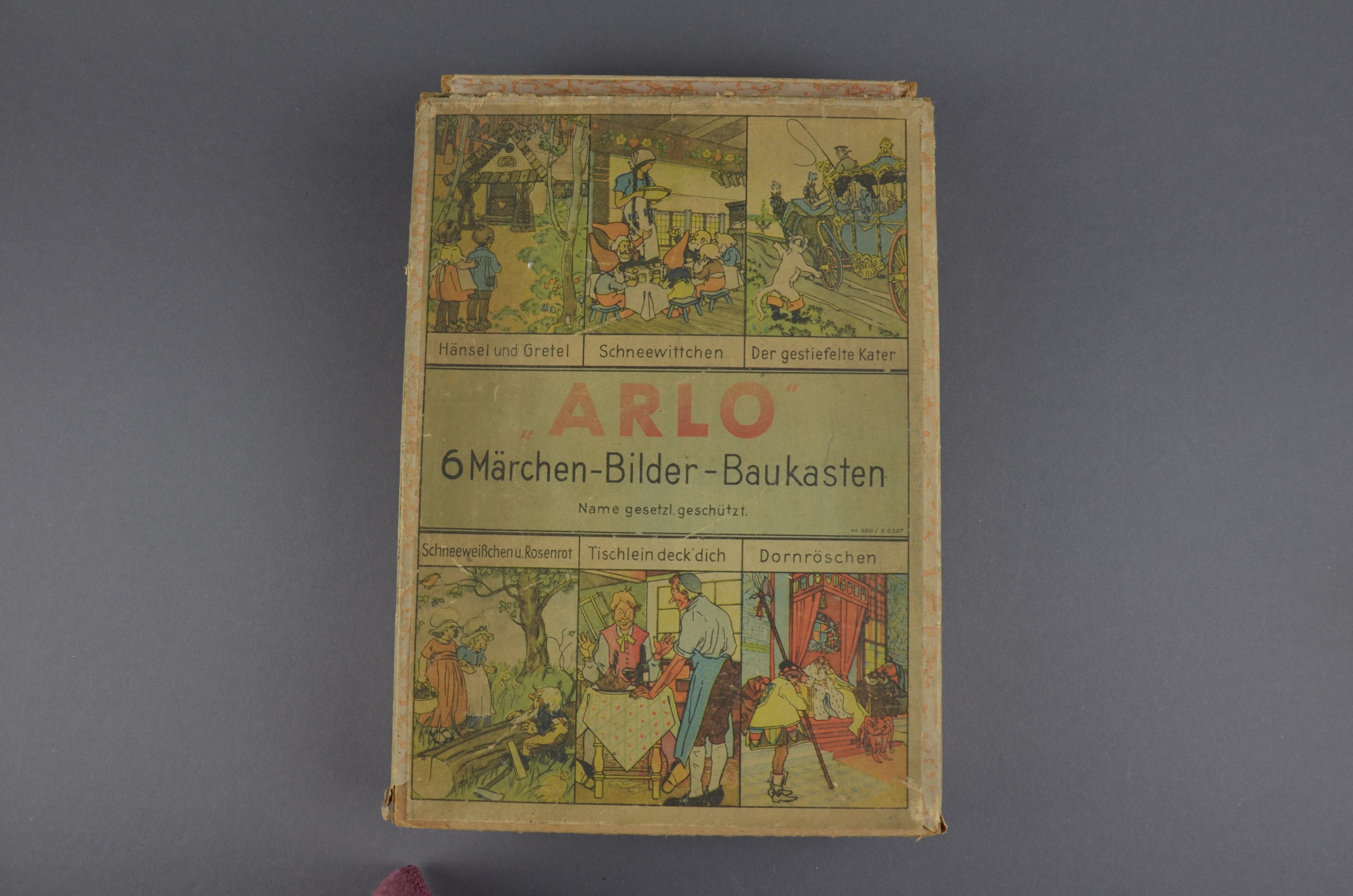Baukasten mit 6 Märchen-Bilder, 35 Bausteine von ARLO, 1950 (Förder- und Heimatverein Stadt und Kloster Jerichow e.V. CC BY-NC-SA)