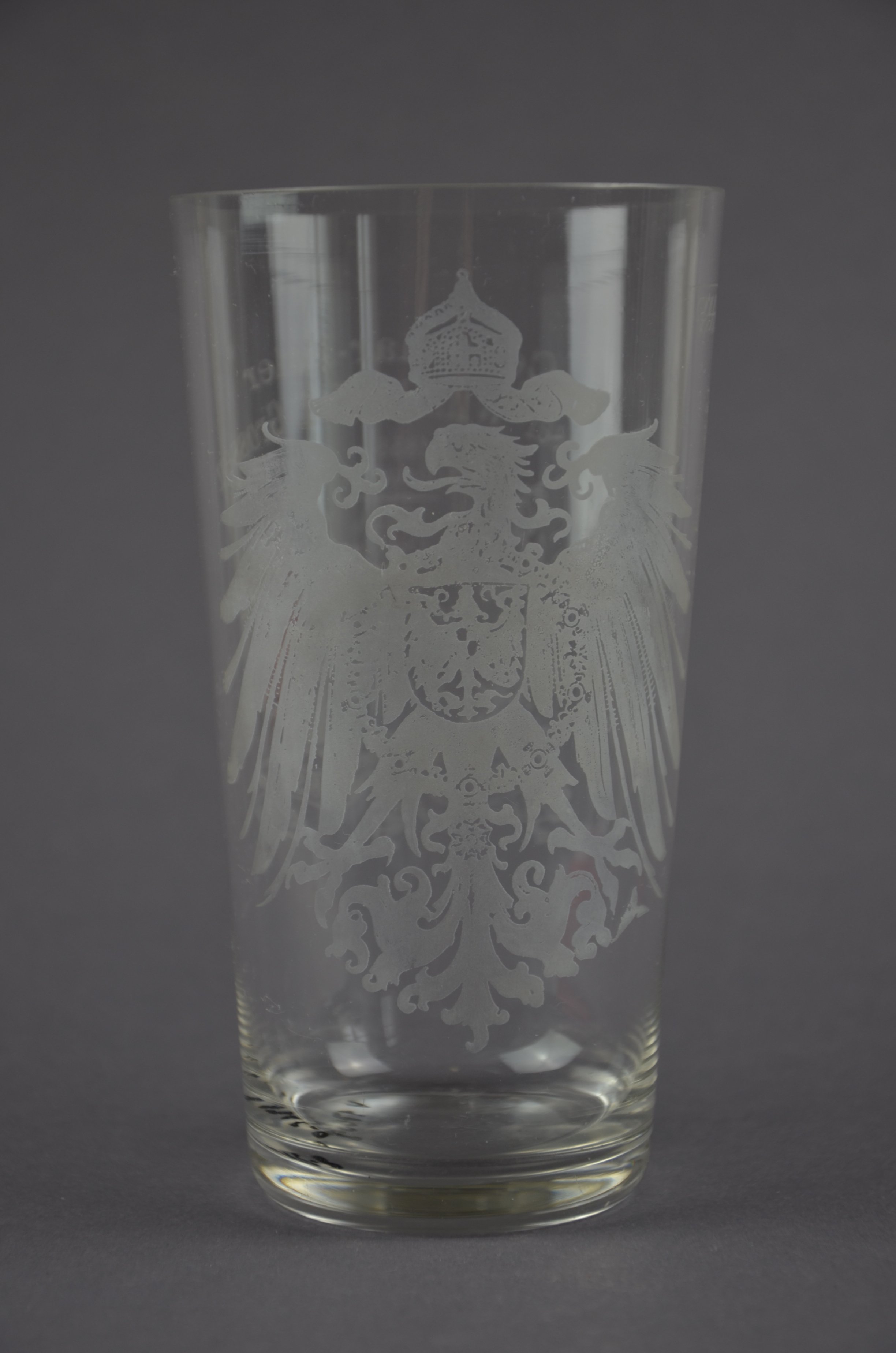 Trinkglas mit Gravur (Förder- und Heimatverein Stadt und Kloster Jerichow e.V. CC BY-NC-SA)