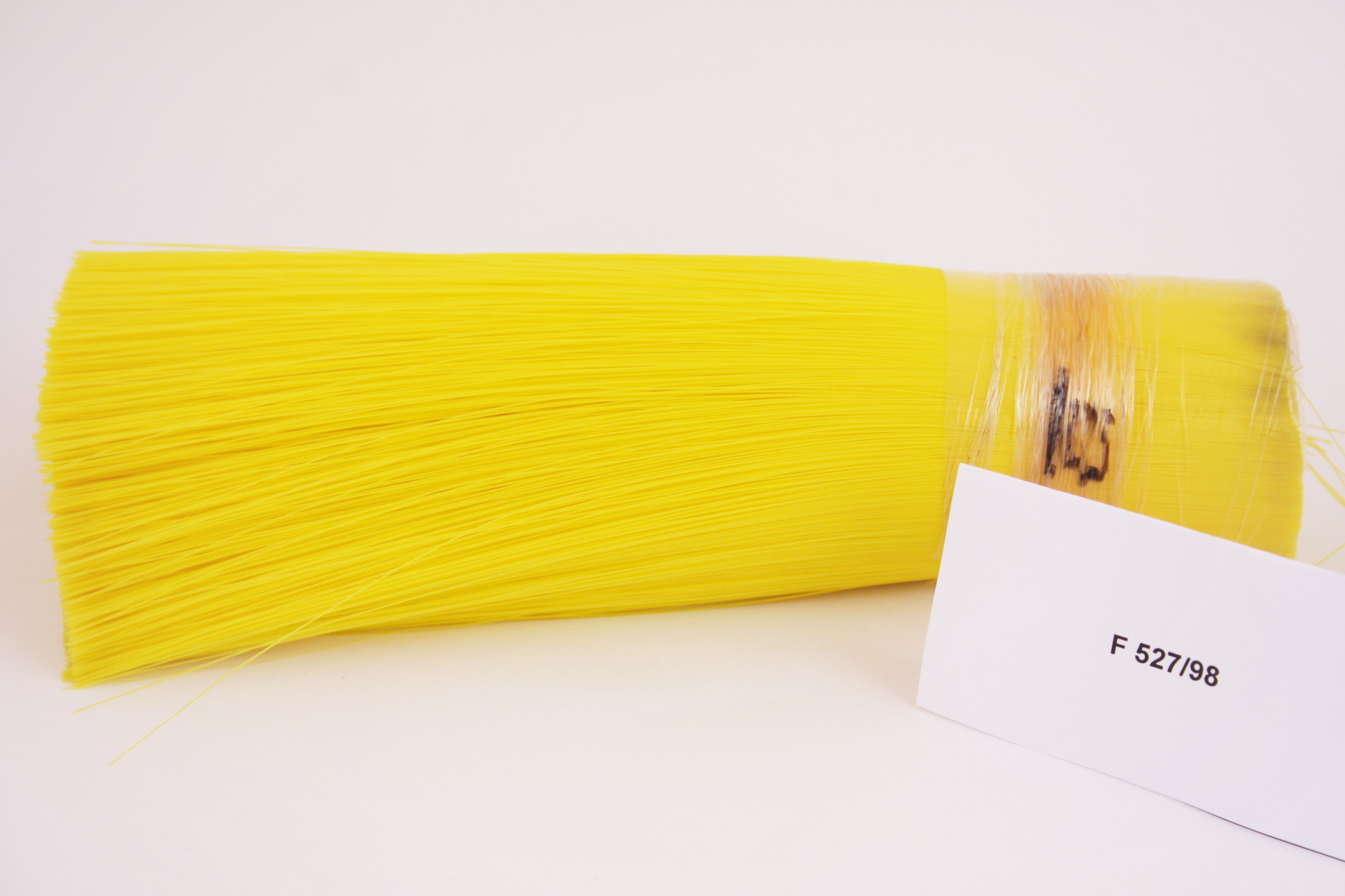 PVC- Borstenbündel, gelb (Industrie- und Filmmuseum Wolfen CC BY-NC-SA)