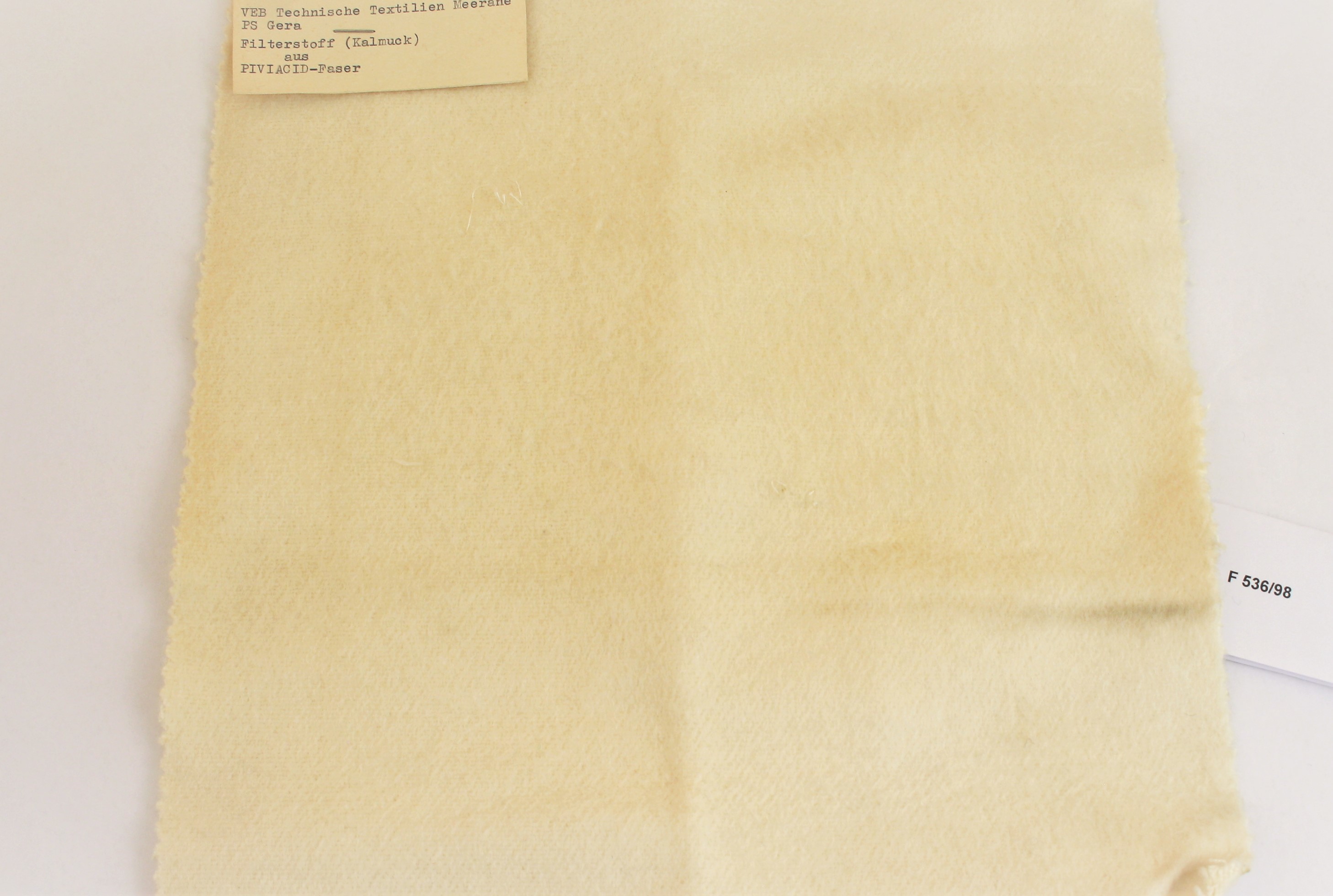 Filterstoff aus PIVIACID- Faser (Industrie- und Filmmuseum Wolfen CC BY-NC-SA)