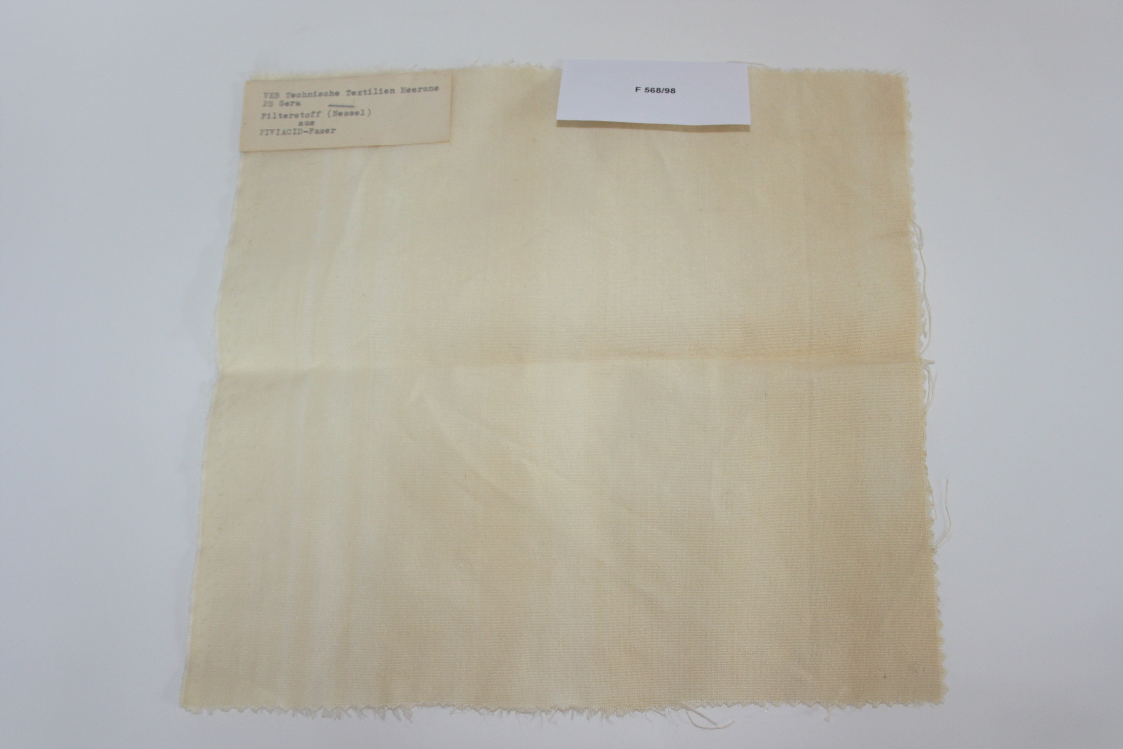 Filterstoff (Nessel) aus PIVIACID - Faser (Industrie- und Filmmuseum Wolfen CC BY-NC-SA)