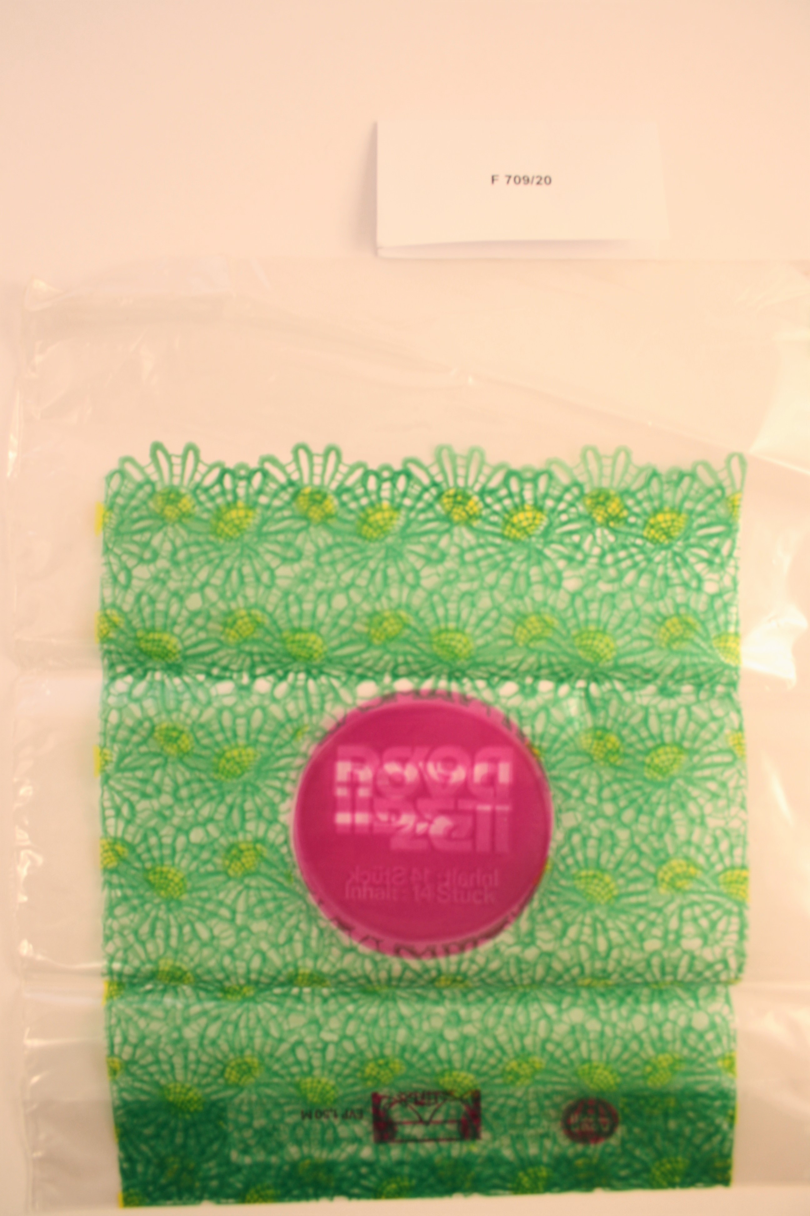 Originalverpackung Damenhygiene nova zell (Industrie- und Filmmuseum Wolfen CC BY-NC-SA)