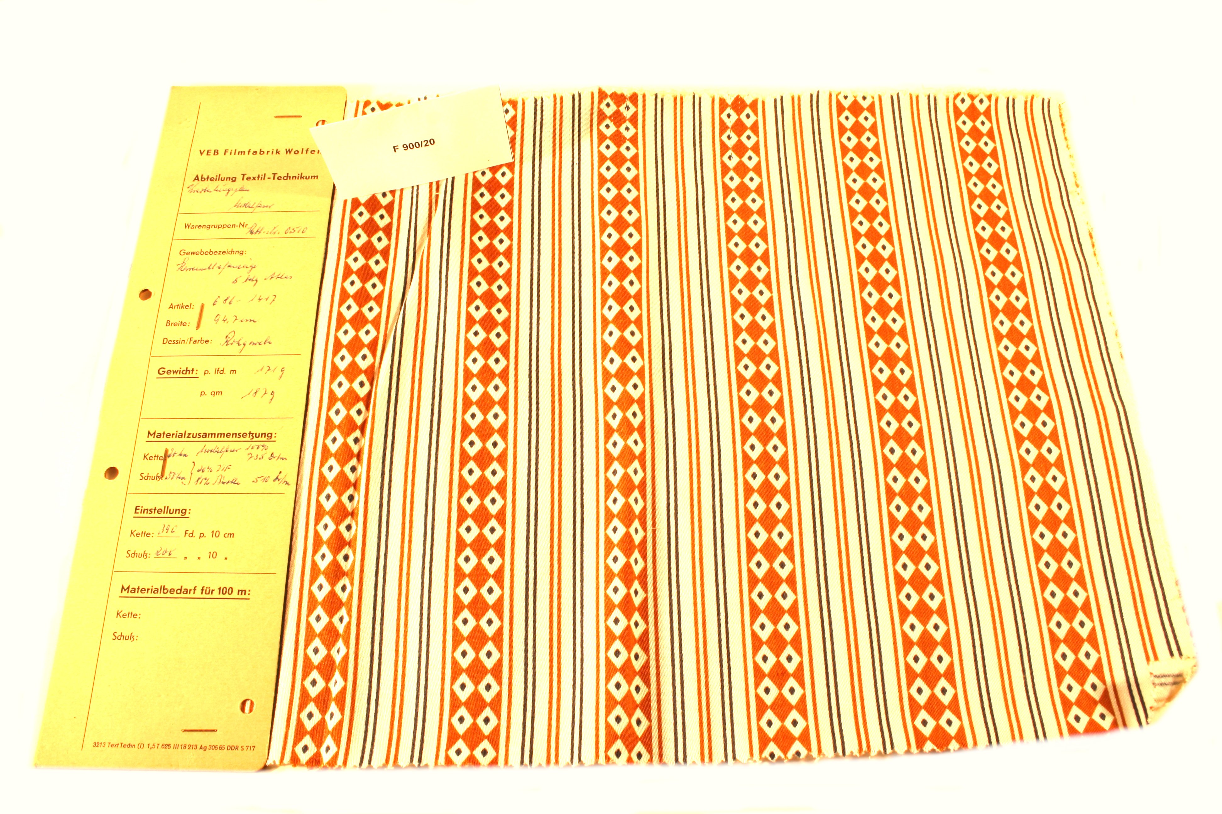 Textilmuster Herrenschlafanzüge (Industrie- und Filmmuseum Wolfen CC BY-NC-SA)