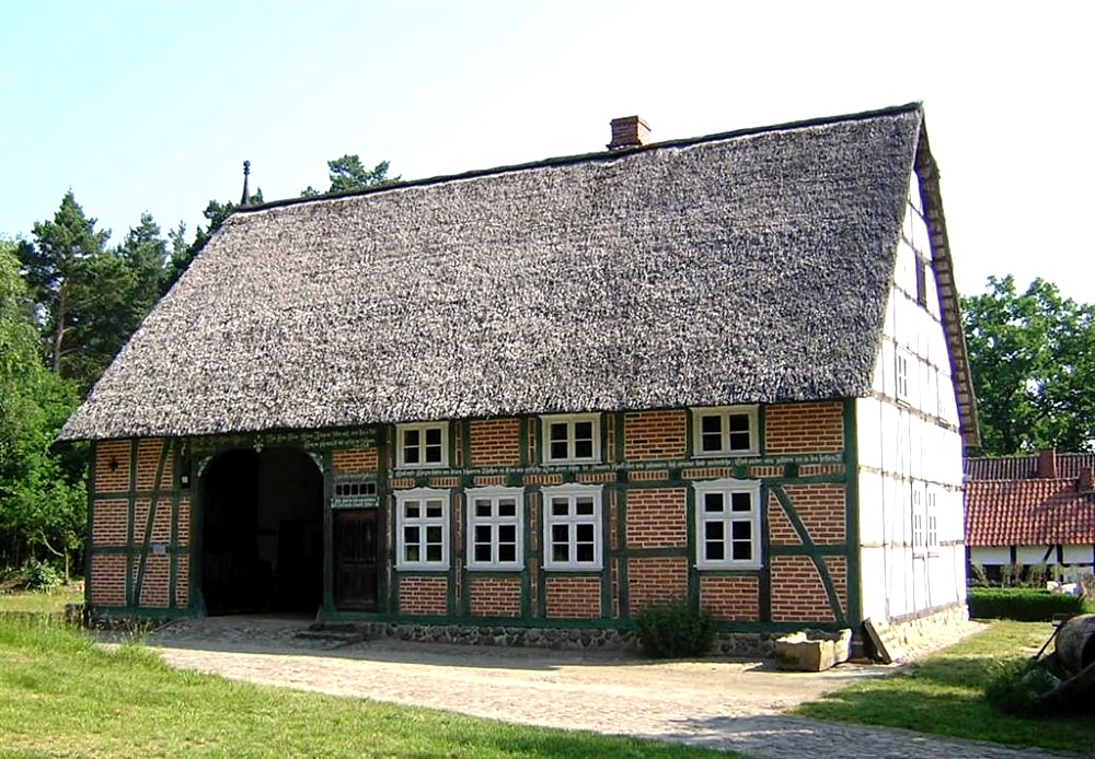 Querdielenhaus (Mitteldeutsches Wohnstallhaus) aus Siedenlangenbeck (Freilichtmuseum Diesdorf CC BY-NC-SA)