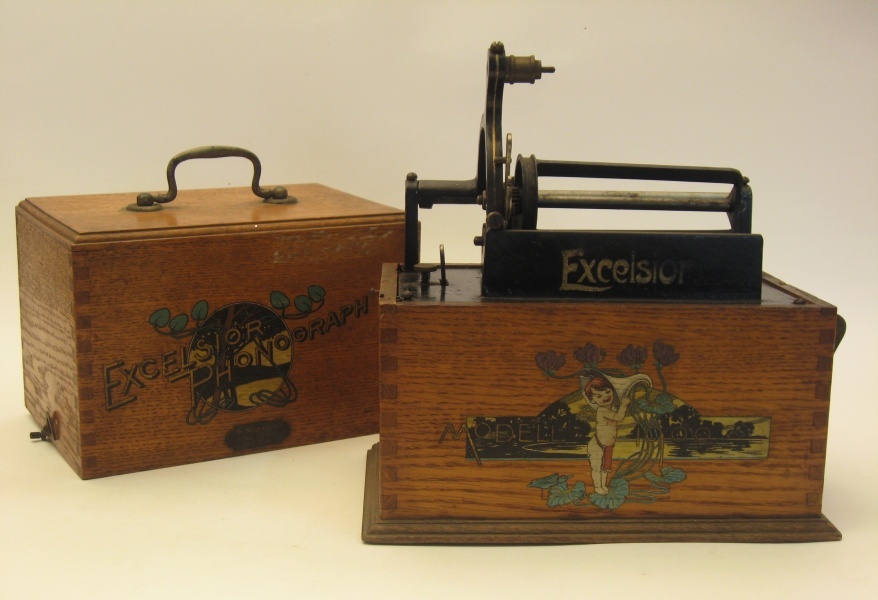Phonograph Excelsior Modell 1900 (Kreismuseum Bitterfeld CC BY-NC-SA)