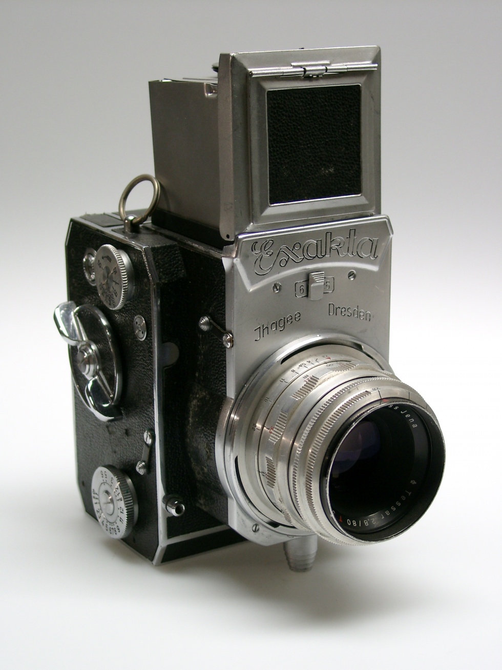 Rollfilmkamera &quot;Exakta 6x6 vertikal&quot; (Industrie- und Filmmuseum Wolfen CC BY-NC-SA)