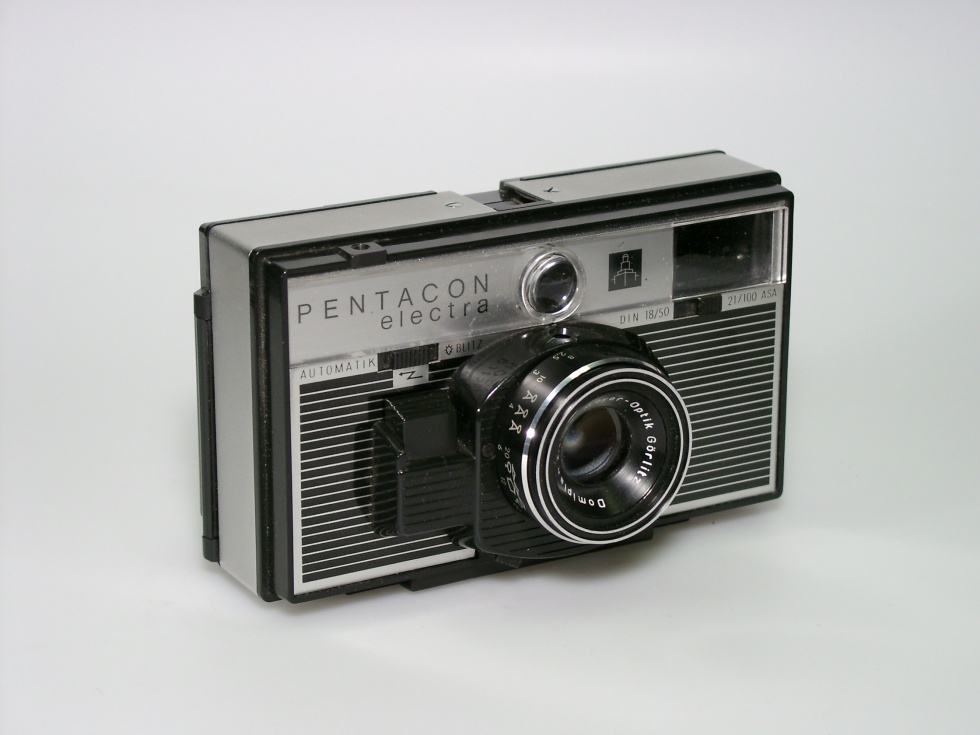 Kleinbildkamera &quot;Pentacon electra&quot; (Industrie- und Filmmuseum Wolfen CC BY-NC-SA)