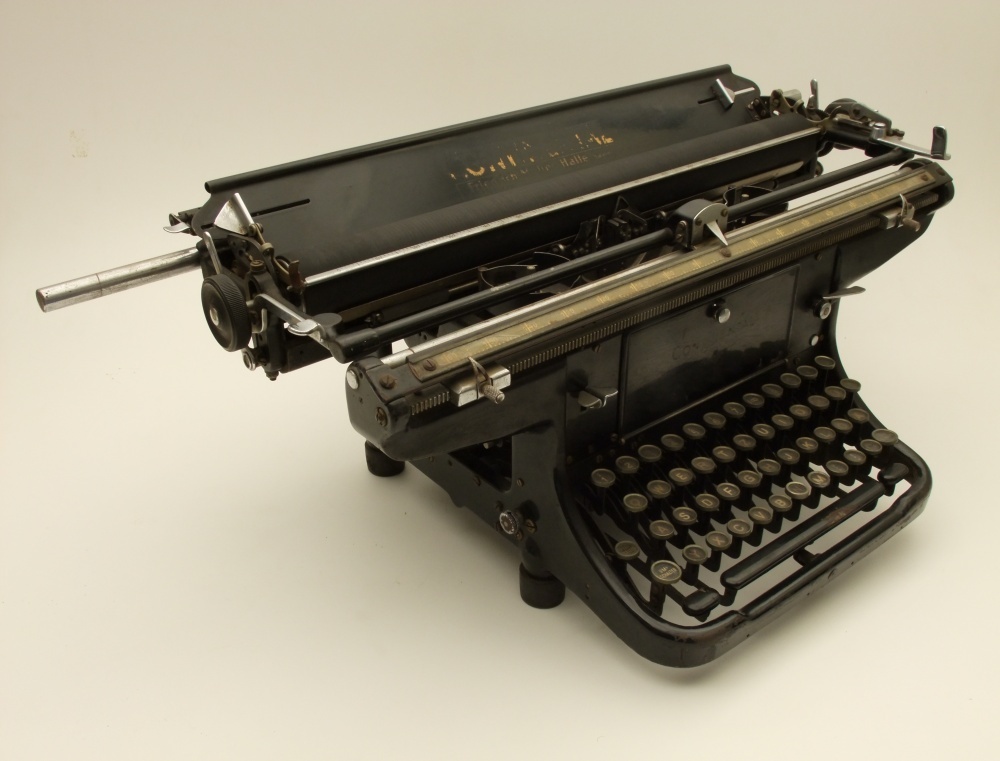 Schreibmaschine Continental Breitwagen (Kreismuseum Bitterfeld CC BY-NC-SA)