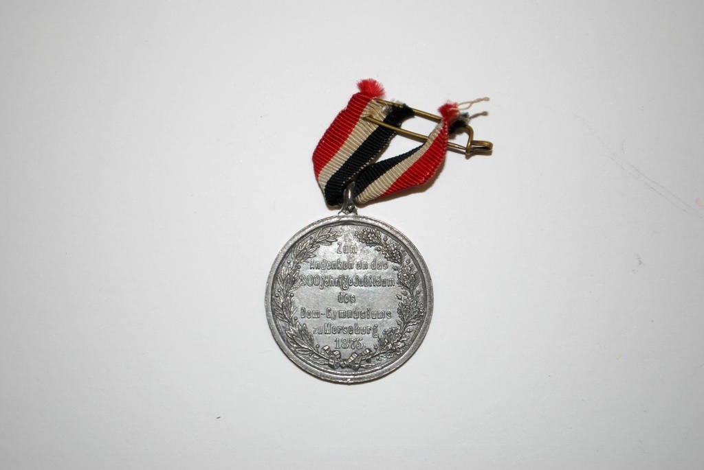 Medaille zum 300-jährigen Jubiläum des Dom-Gymnasiums zu Merseburg (Kulturhistorisches Museum Schloss Merseburg CC BY-NC-SA)