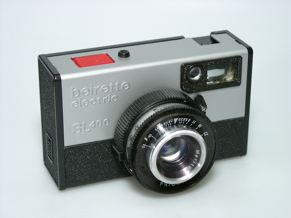 Kleinbildkamera &quot;beirette electric SL 400&quot; (Industrie- und Filmmuseum Wolfen CC BY-NC-SA)