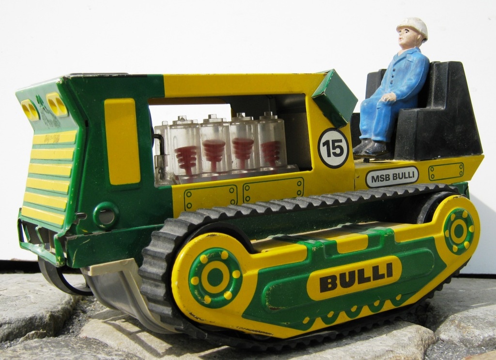LKW - Metall - Spielzeug Planierraupe &quot;Bulli&quot; in gelb / grün (Fahrzeugmuseum Staßfurt CC BY-NC-SA)