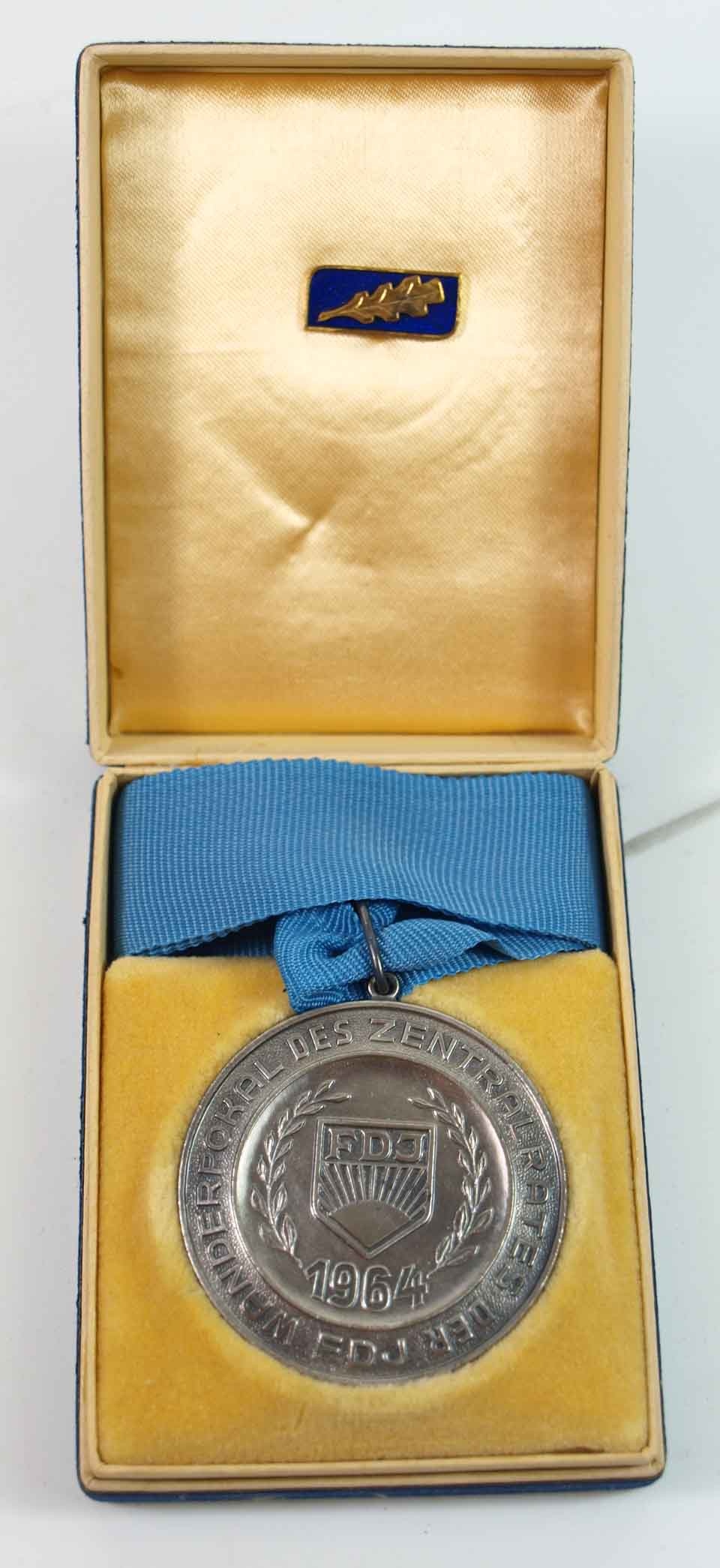 Medaille FDJ Pokal in Berlin 1964, Hallenhandball Frauen (Museum Weißenfels - Schloss Neu-Augustusburg CC BY-NC-SA)