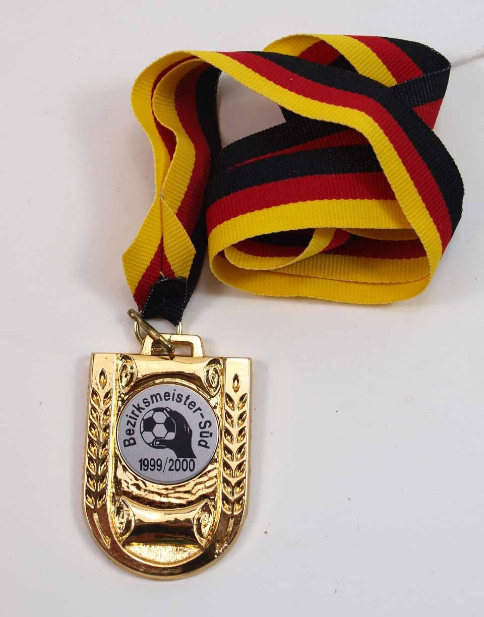Medaille zur Bezirksmeisterschaft Süd 1999/2000 (Museum Weißenfels - Schloss Neu-Augustusburg CC BY-NC-SA)