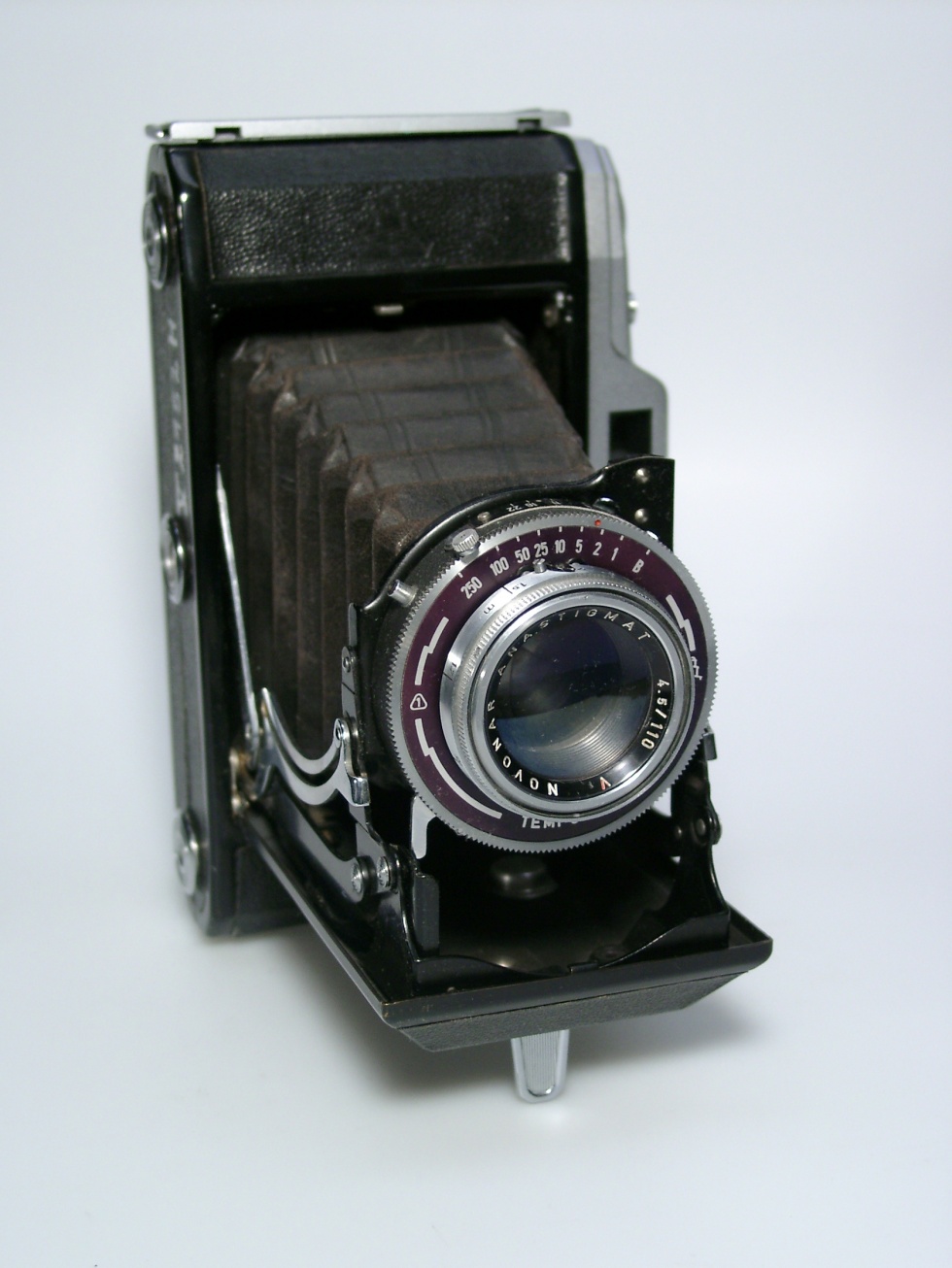 Rollfilmkamera &quot;Ercona II&quot; (Industrie- und Filmmuseum Wolfen CC BY-NC-SA)