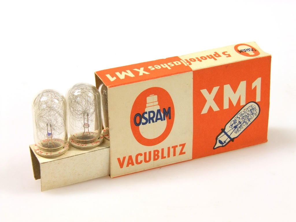 Osram Blitzlampen Vacublitz XM 1 (Industrie- und Filmmuseum Wolfen CC BY-NC-SA)