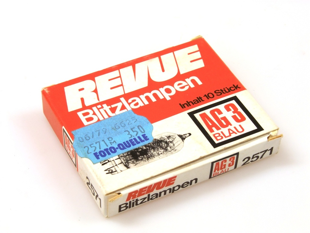 Blitzlampe Revue AG 3 Blau (Industrie- und Filmmuseum Wolfen CC BY-NC-SA)