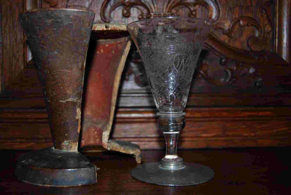 Barockes Kelchglas mit Futteral (Museum Schloss Moritzburg Zeitz CC BY-NC-SA)
