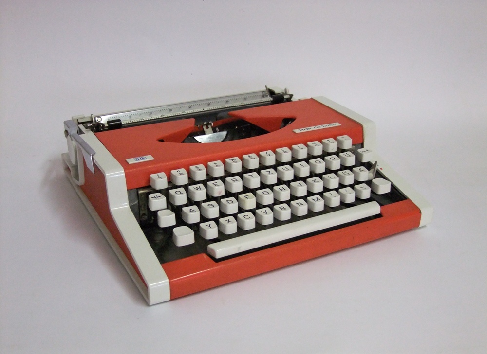 Mechanische Schreibmaschine TBM de Luxe (Kreismuseum Bitterfeld CC BY-NC-SA)