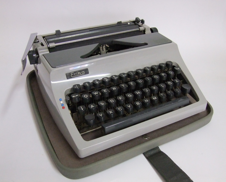 Mechanische Schreibmaschine Erika Mod. 32 (Kreismuseum Bitterfeld CC BY-NC-SA)