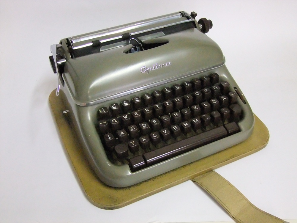 Mechanische Schreibmaschine Optima Elite 3 (Kreismuseum Bitterfeld CC BY-NC-SA)