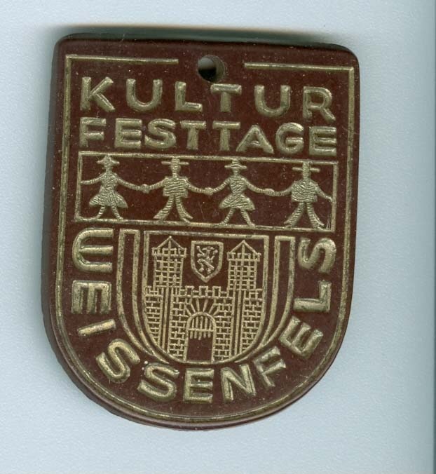 Veranstaltungsabzeichen zu den VI. Kulturfestagen in Weißenfels, 1973 (Museum Weißenfels - Schloss Neu-Augustusburg CC BY-NC-SA)