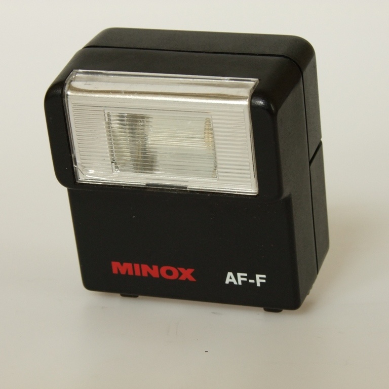 Fotoblitzgerät Minox AF-F (Industrie- und Filmmuseum Wolfen CC BY-NC-SA)