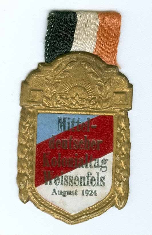 Veranstaltungsabzeichen  Mitteldeutscher Kolonialtag in Weißenfels, 1924 (Museum Weißenfels - Schloss Neu-Augustusburg CC BY-NC-SA)