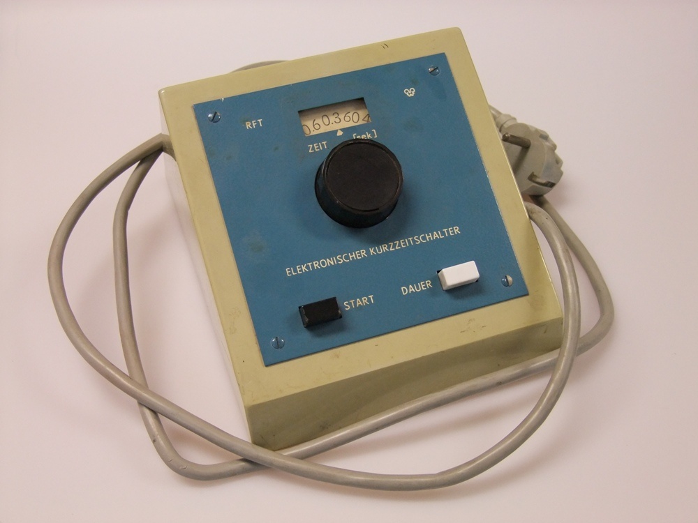 Elektronischer Kurzzeitschalter EKS1 (Industrie- und Filmmuseum Wolfen CC BY-NC-SA)